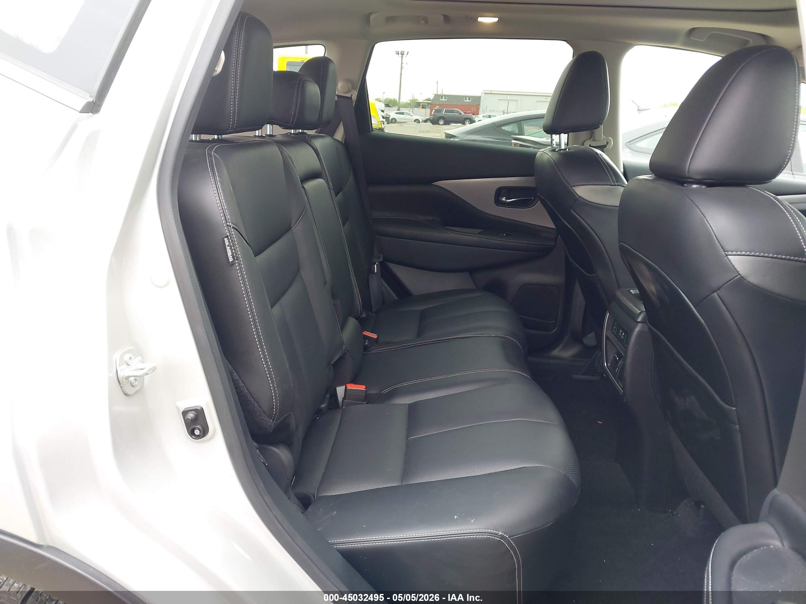 NISSAN MURANO image 8