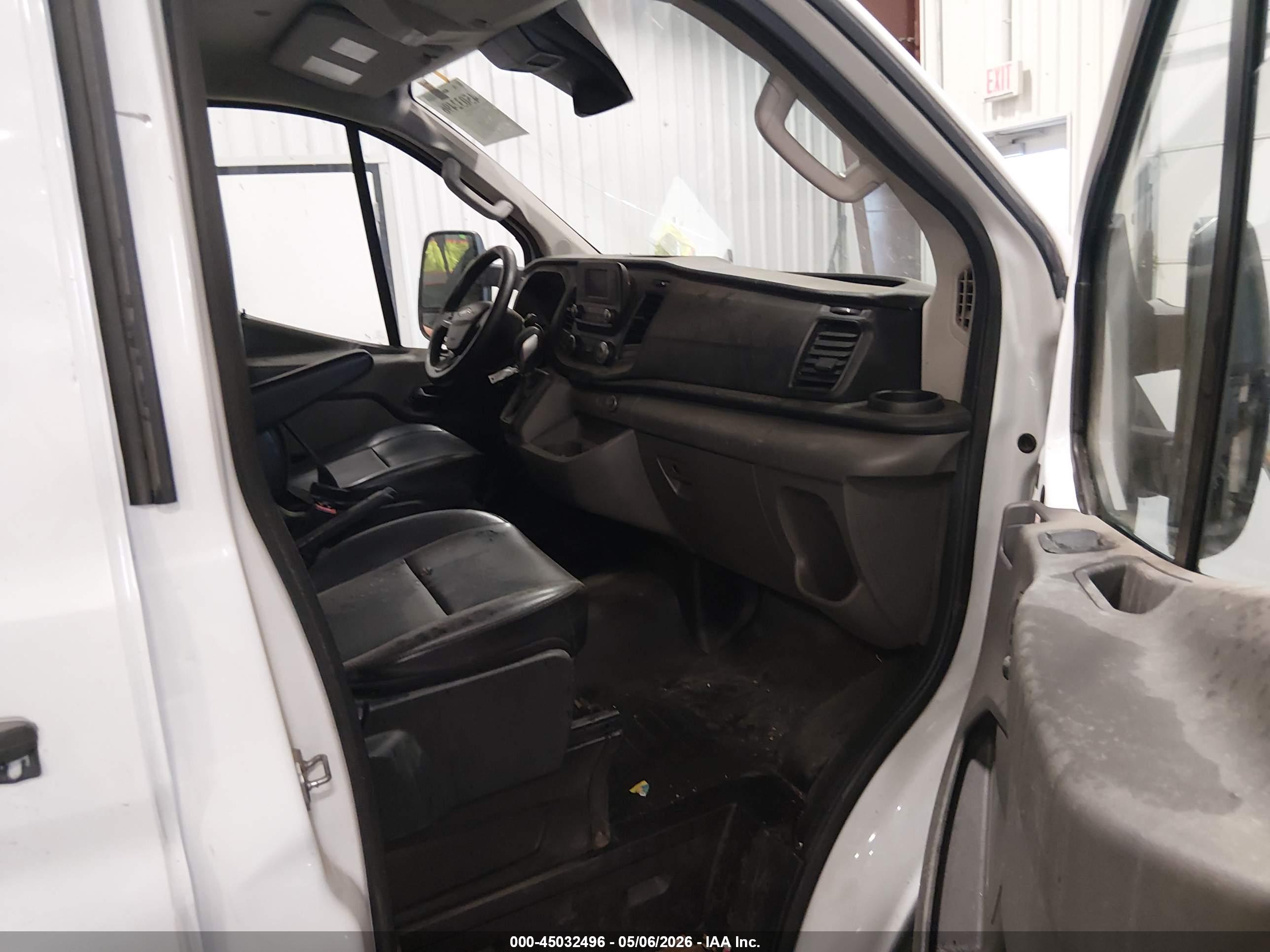 FORD TRANSIT-350 image 5