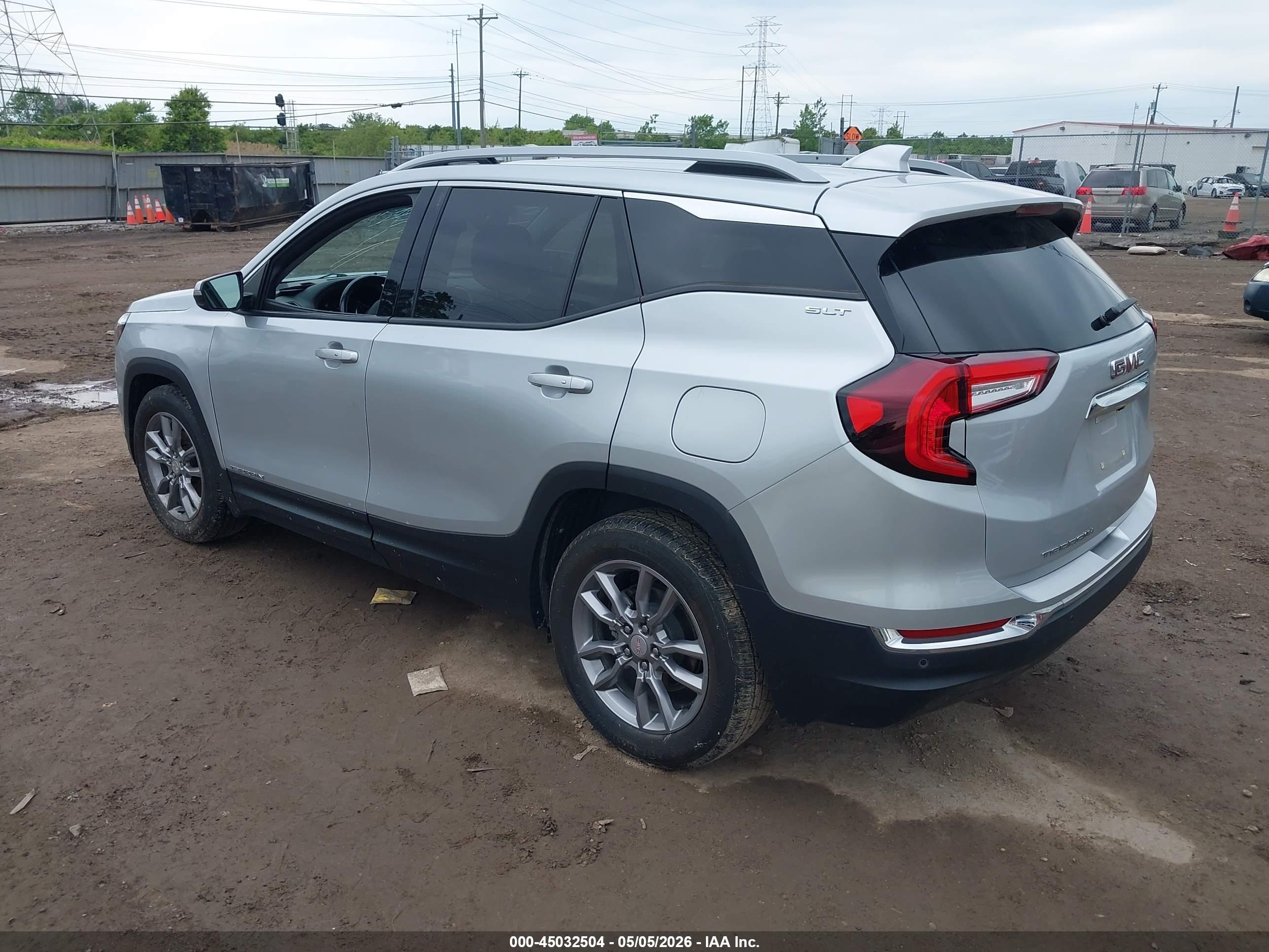 GMC TERRAIN image 3