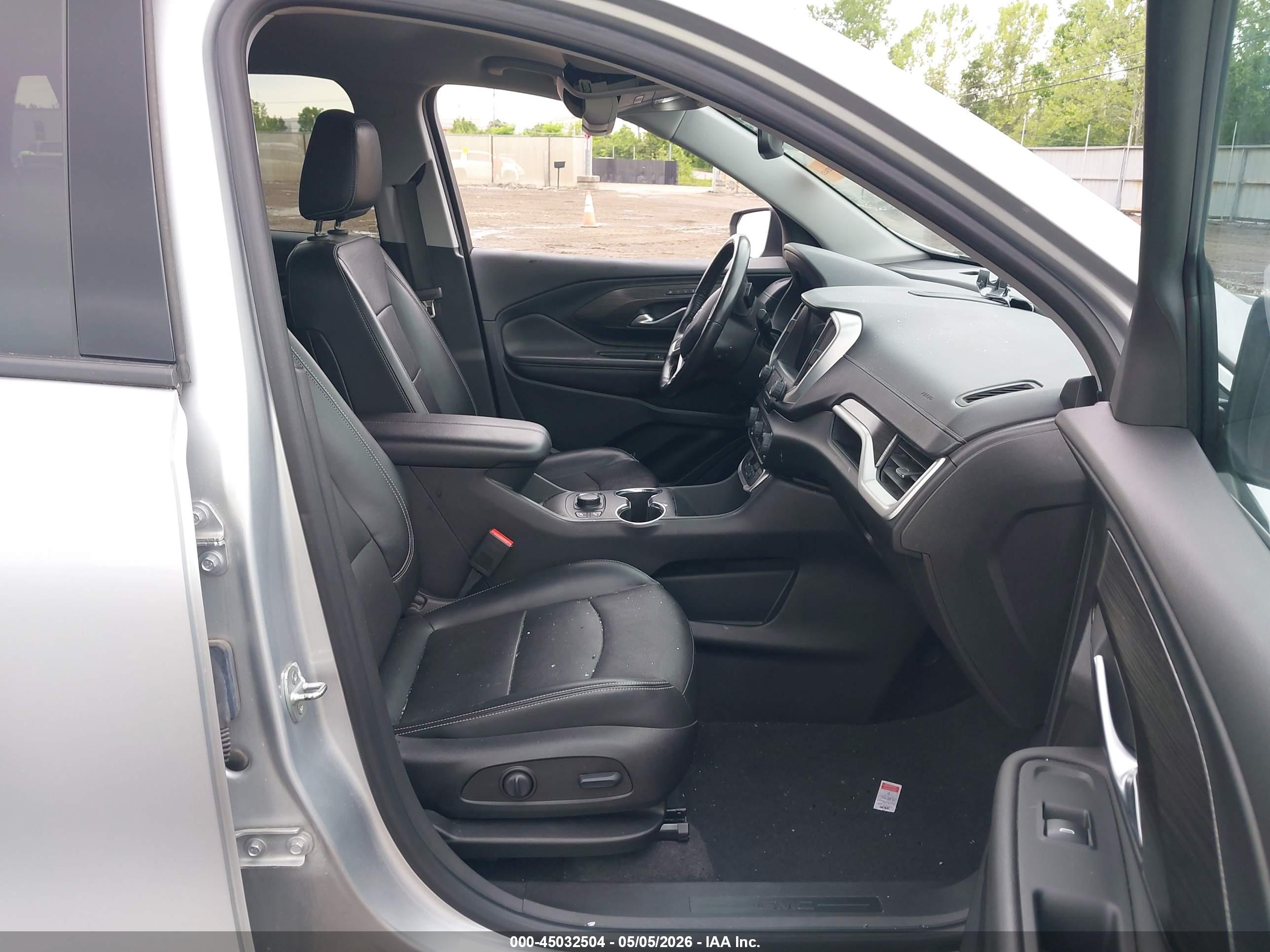 GMC TERRAIN image 5