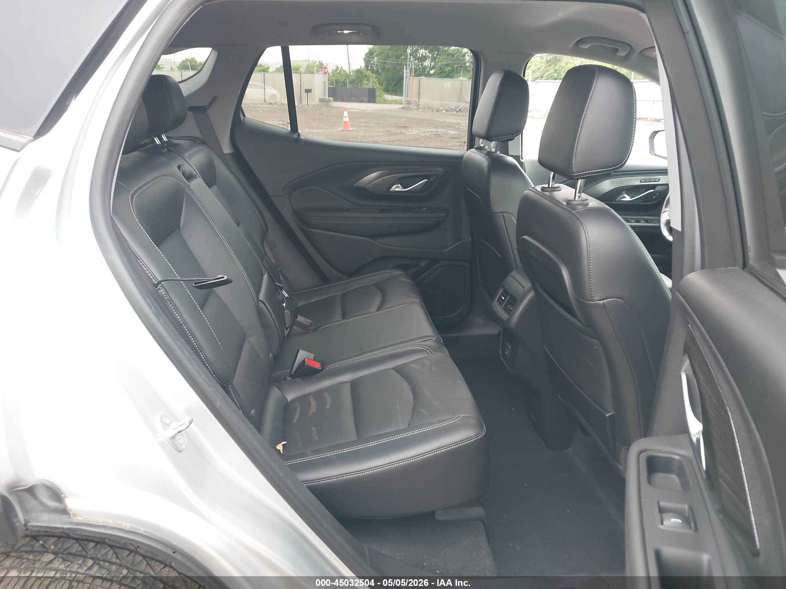 GMC TERRAIN image 8