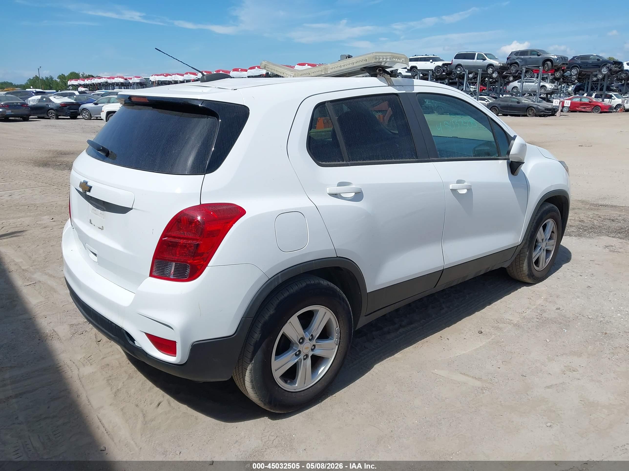 CHEVROLET TRAX image 4