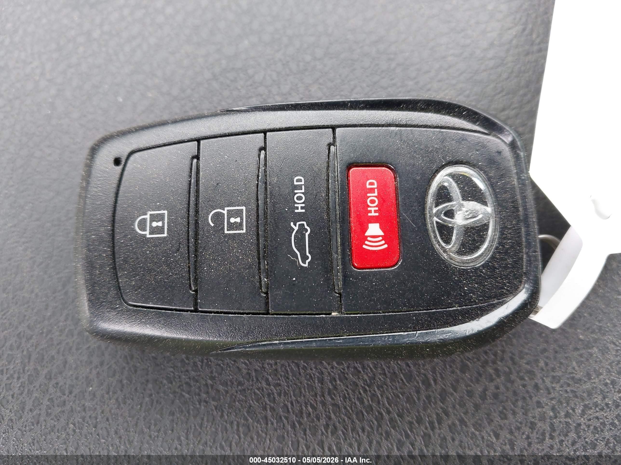 TOYOTA CAMRY image 11