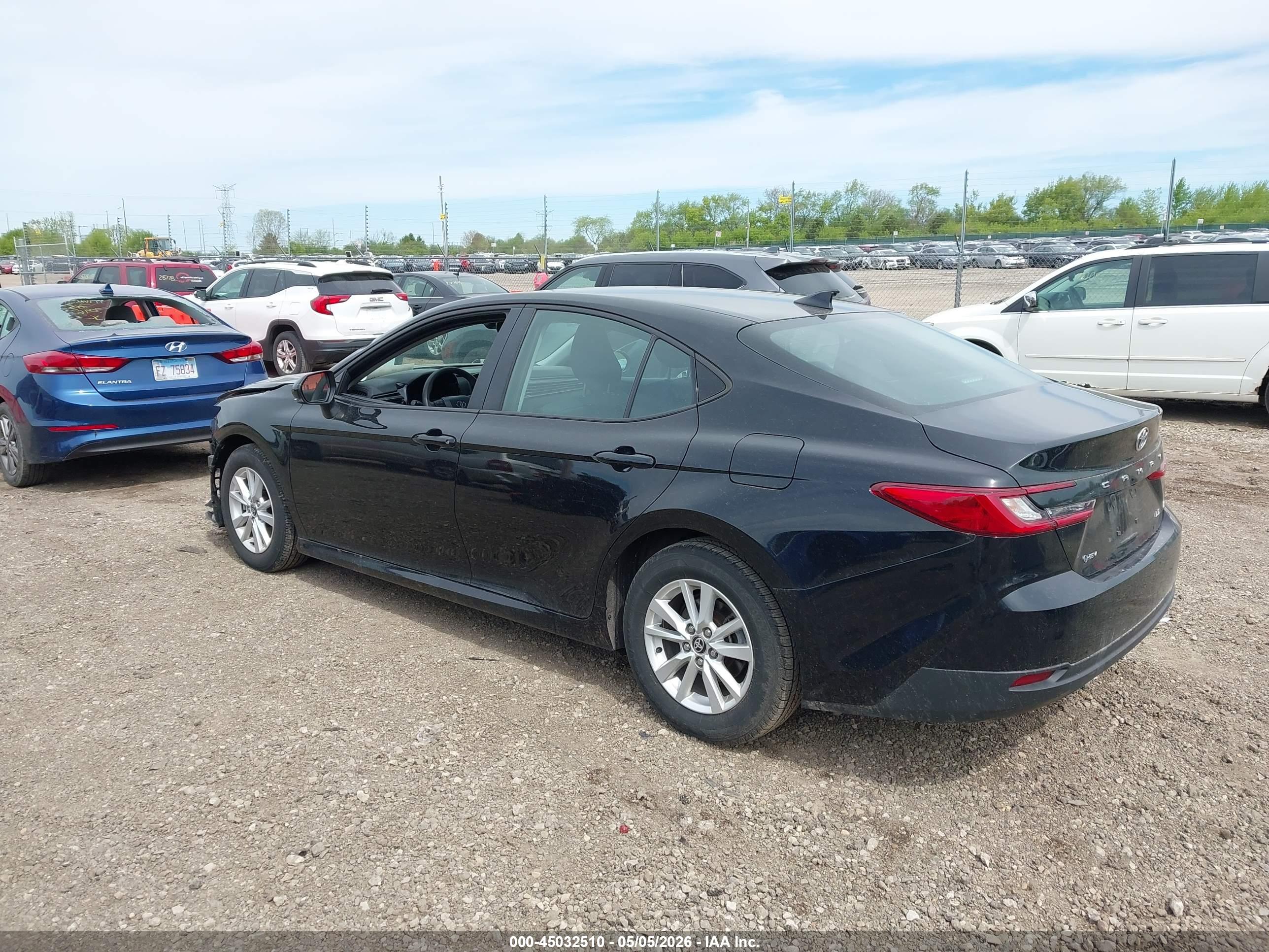 TOYOTA CAMRY image 3
