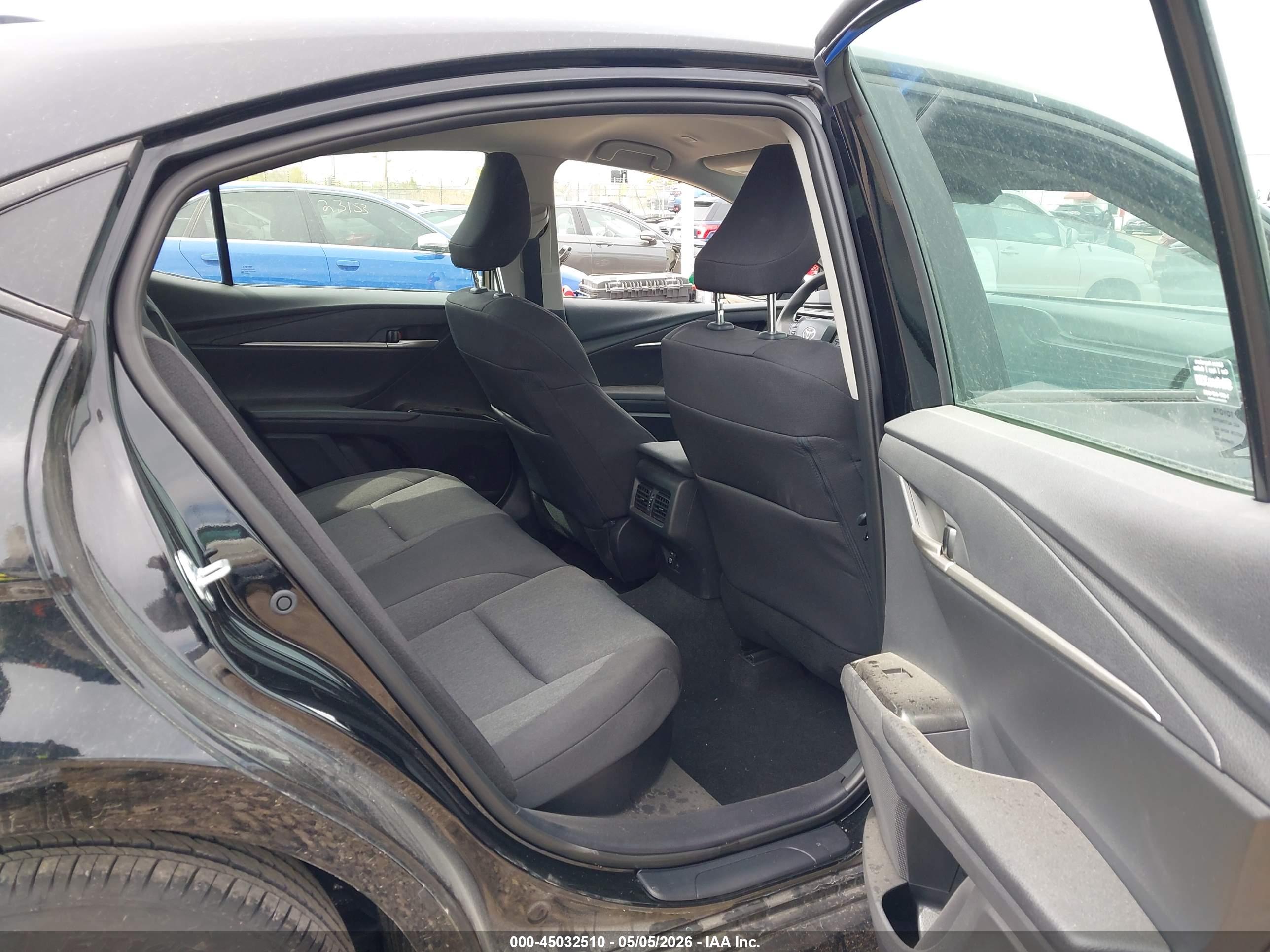 TOYOTA CAMRY image 8