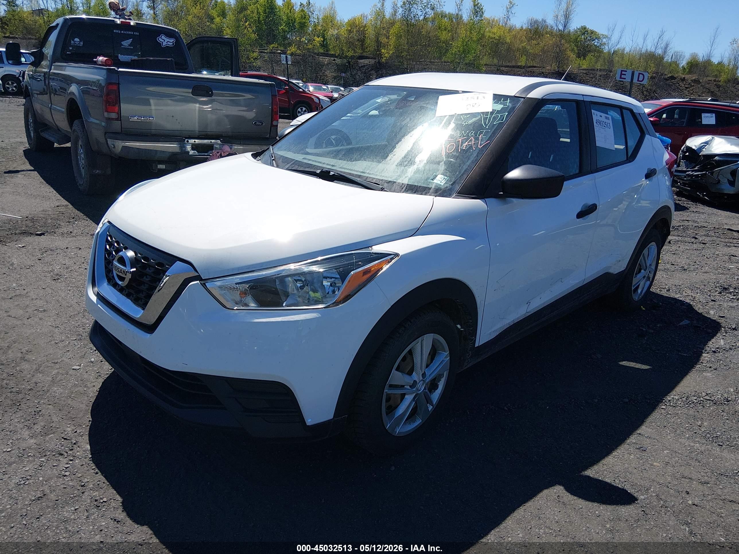 NISSAN KICKS image 2