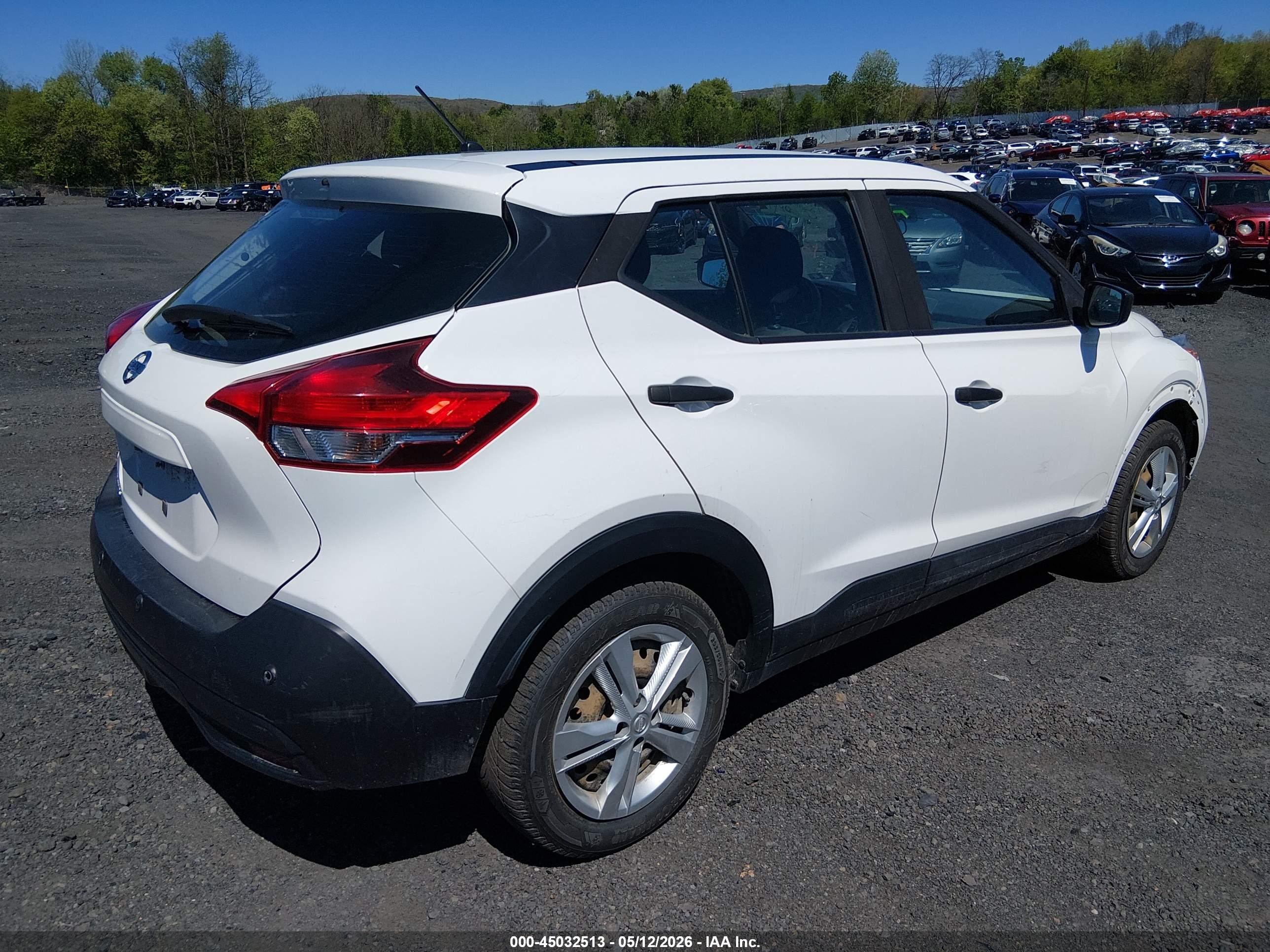 NISSAN KICKS image 4