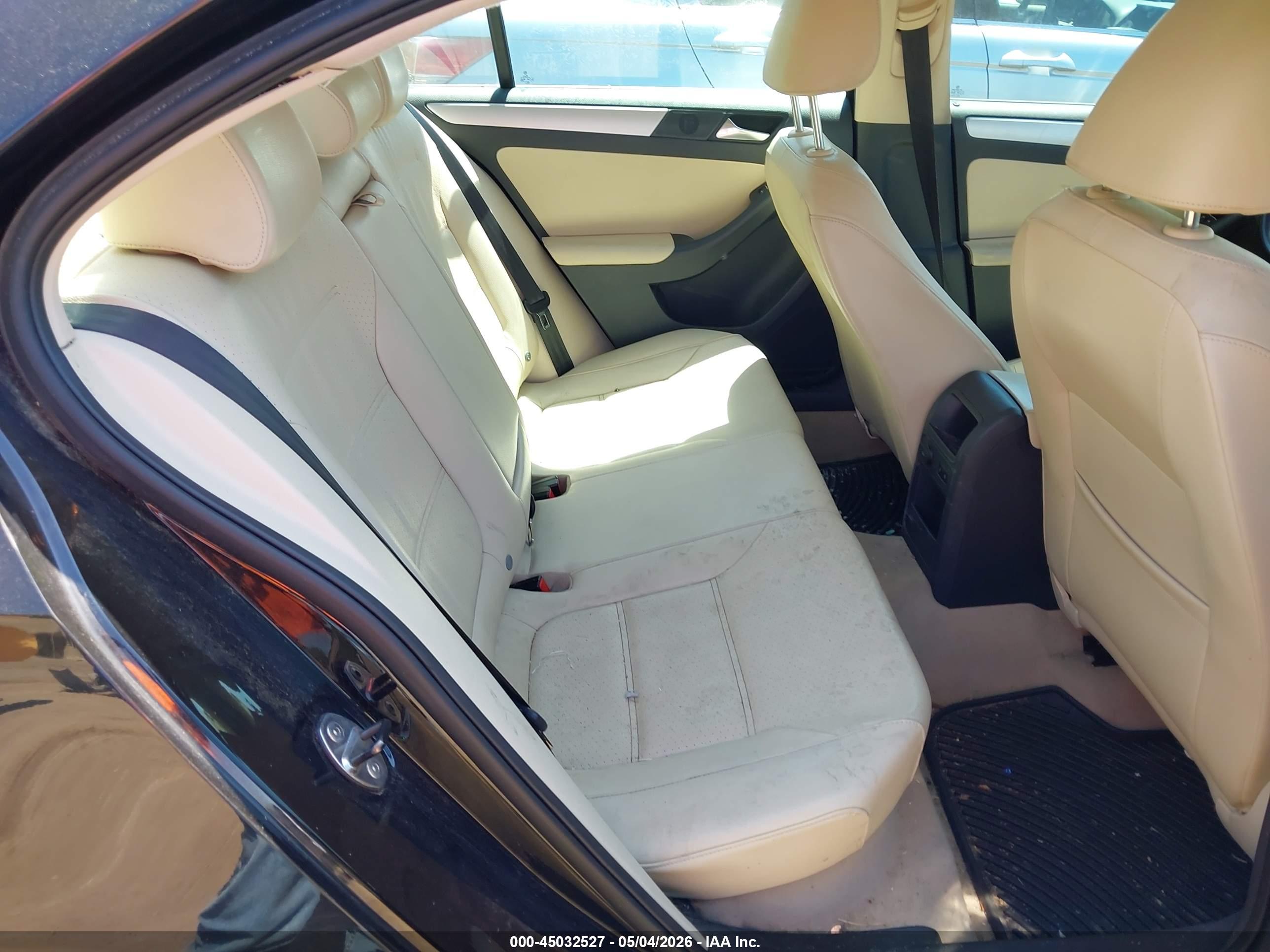 VOLKSWAGEN JETTA image 8