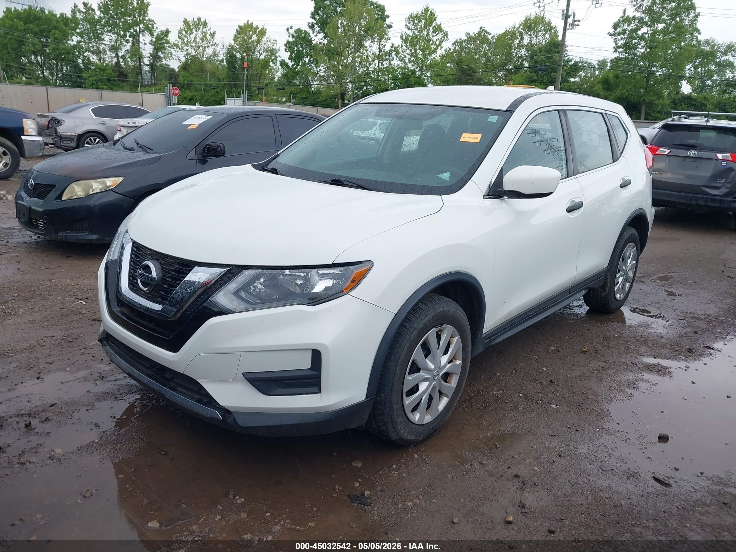 NISSAN ROGUE image 2