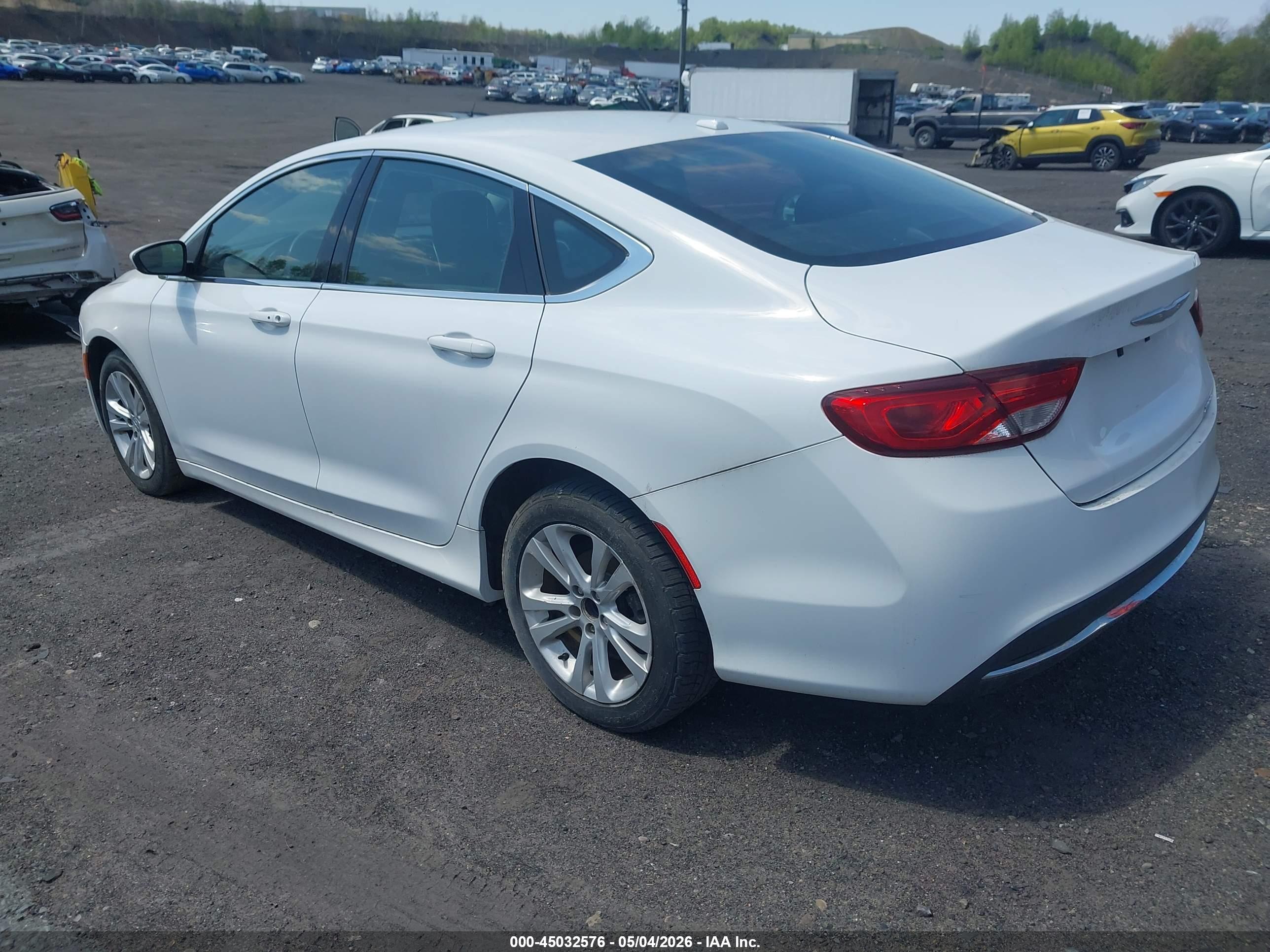 CHRYSLER 200 image 3