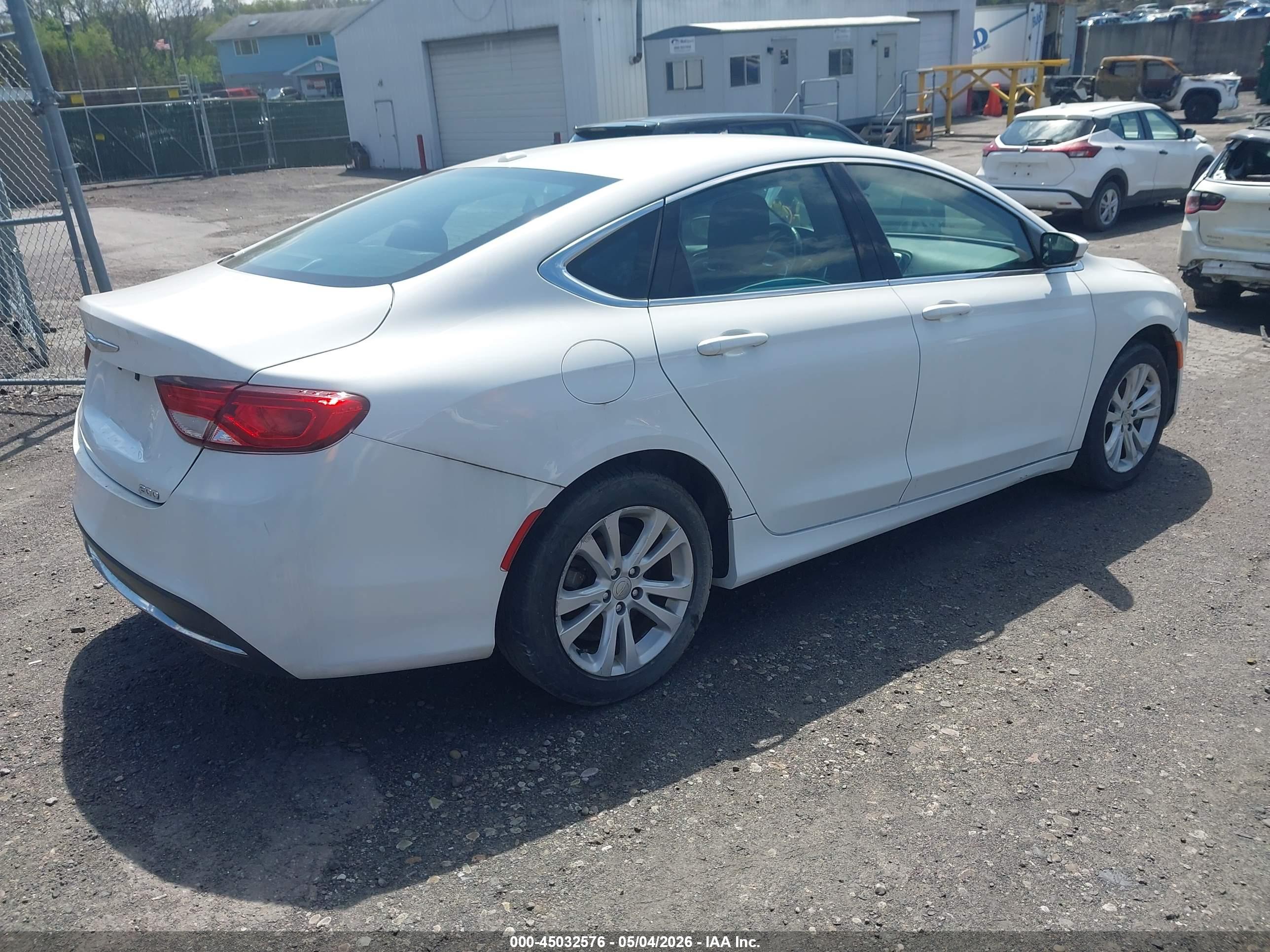 CHRYSLER 200 image 4