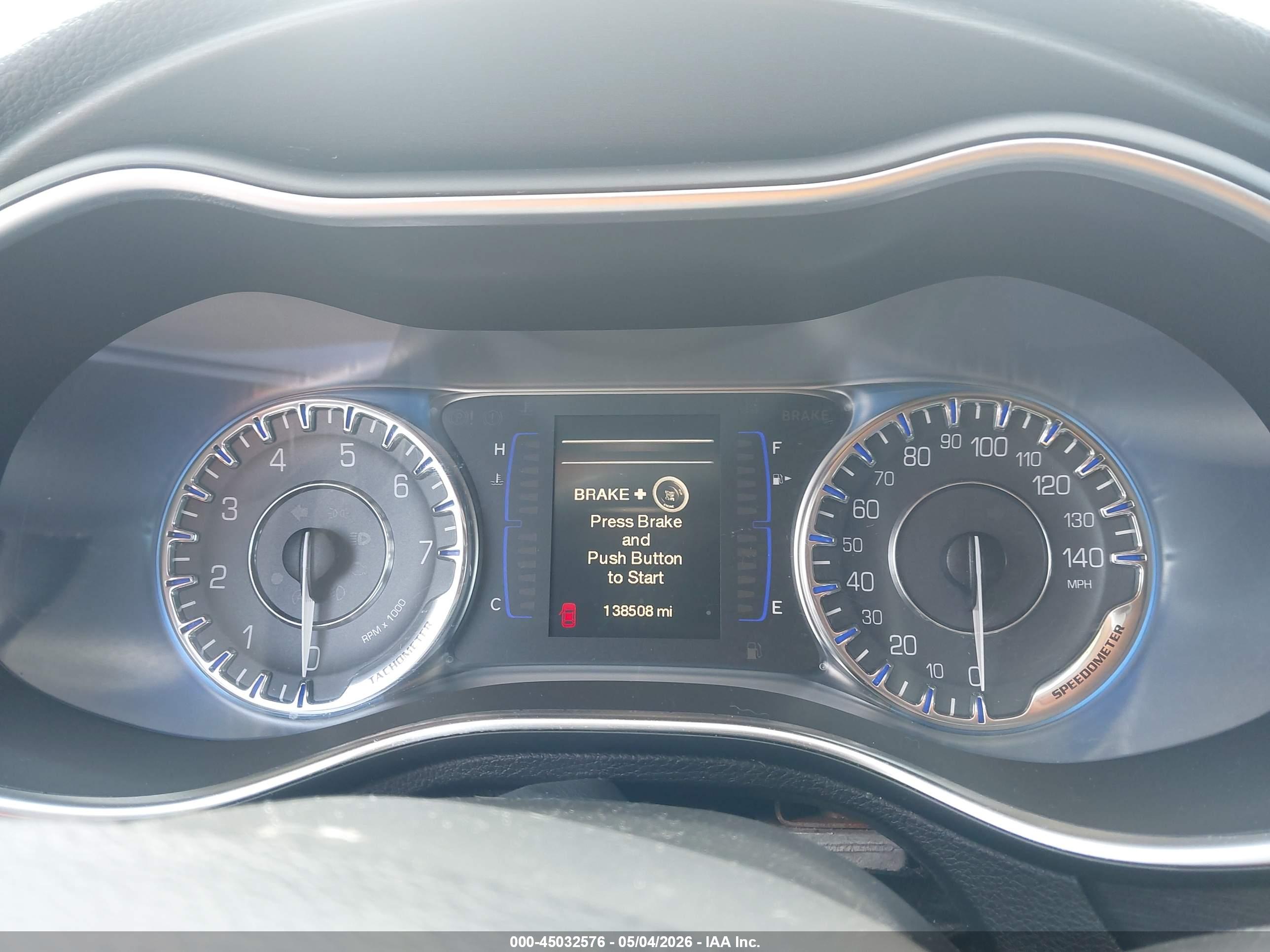 CHRYSLER 200 image 7