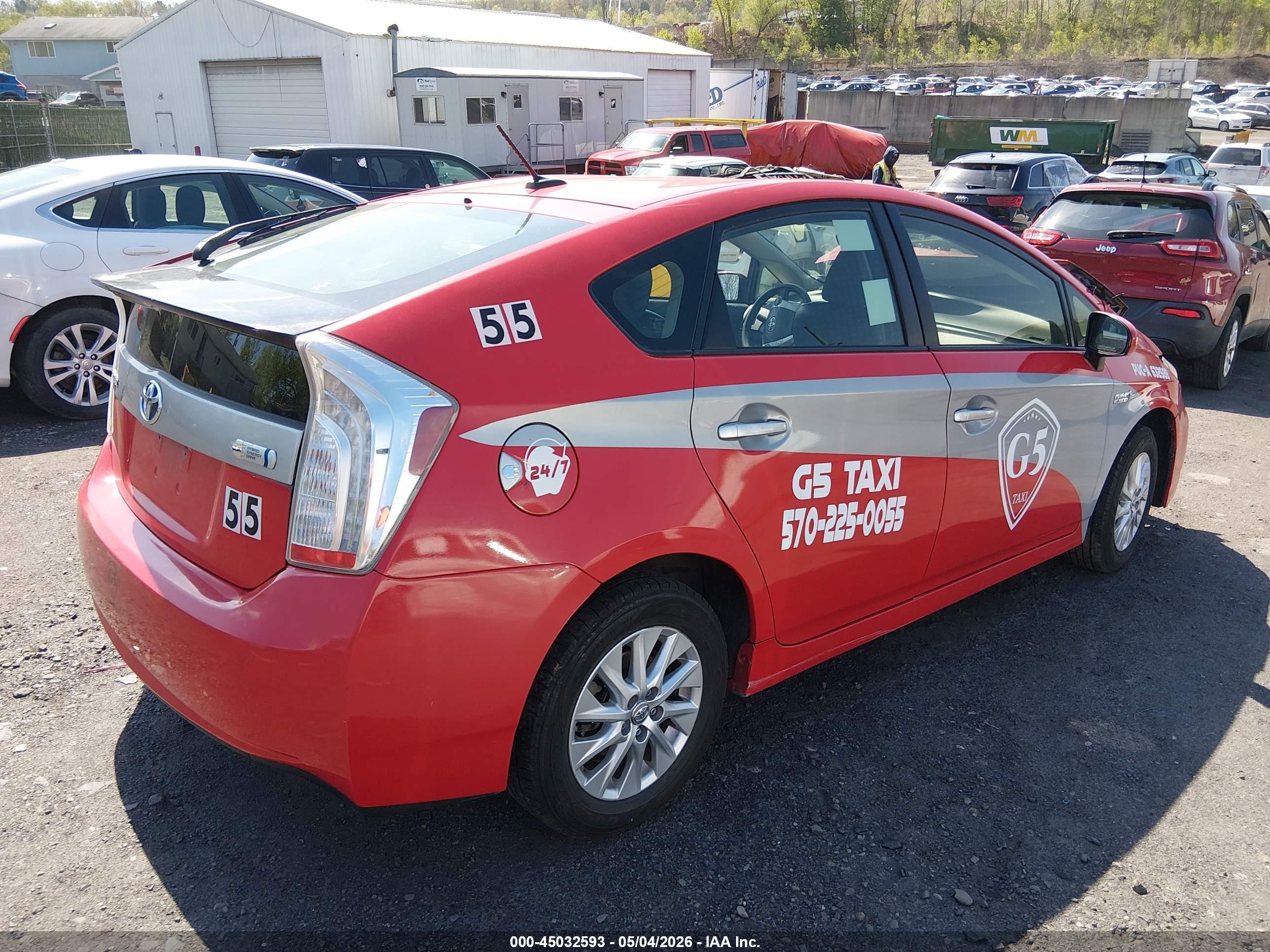 TOYOTA PRIUS image 4