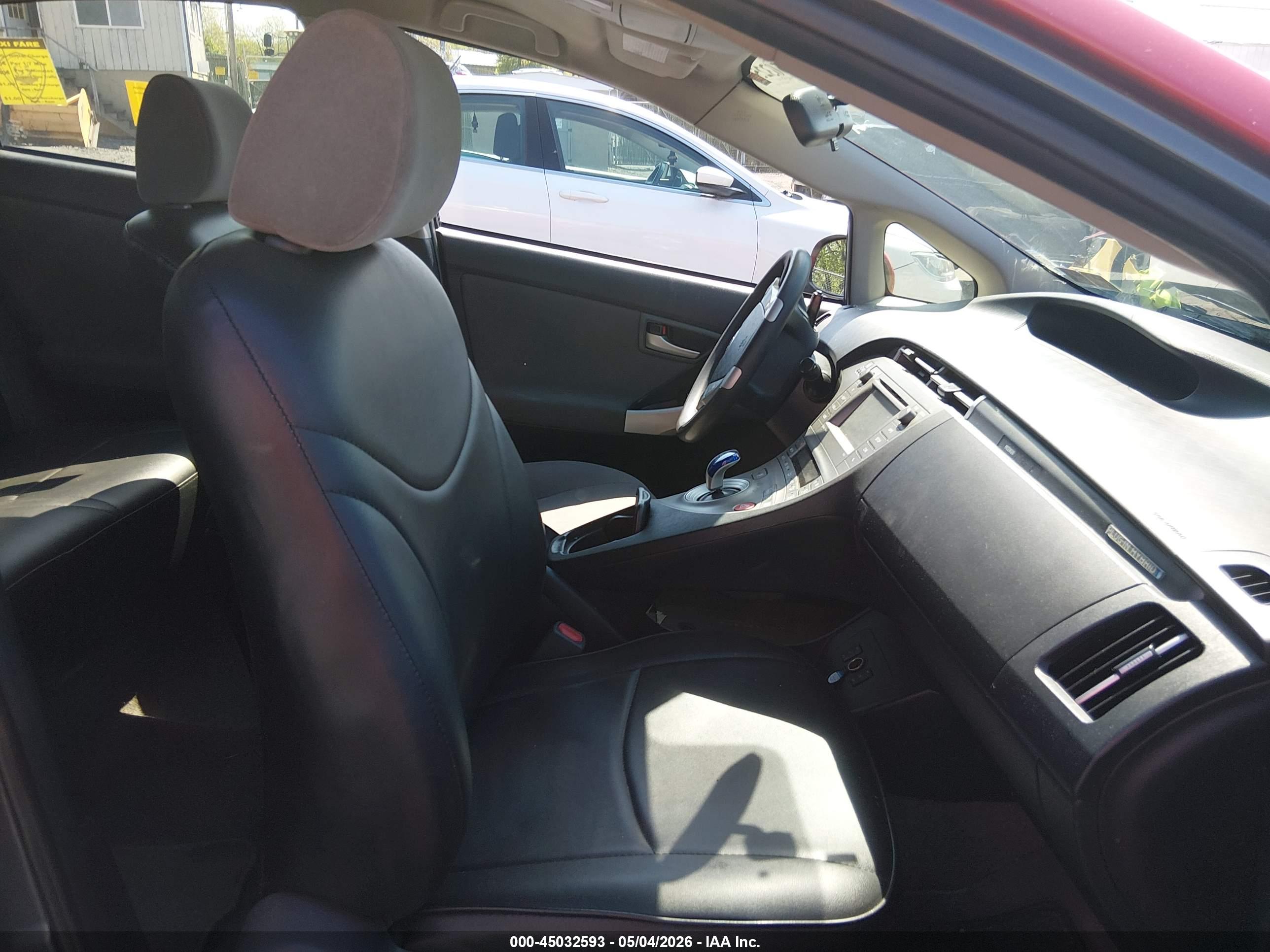 TOYOTA PRIUS image 5