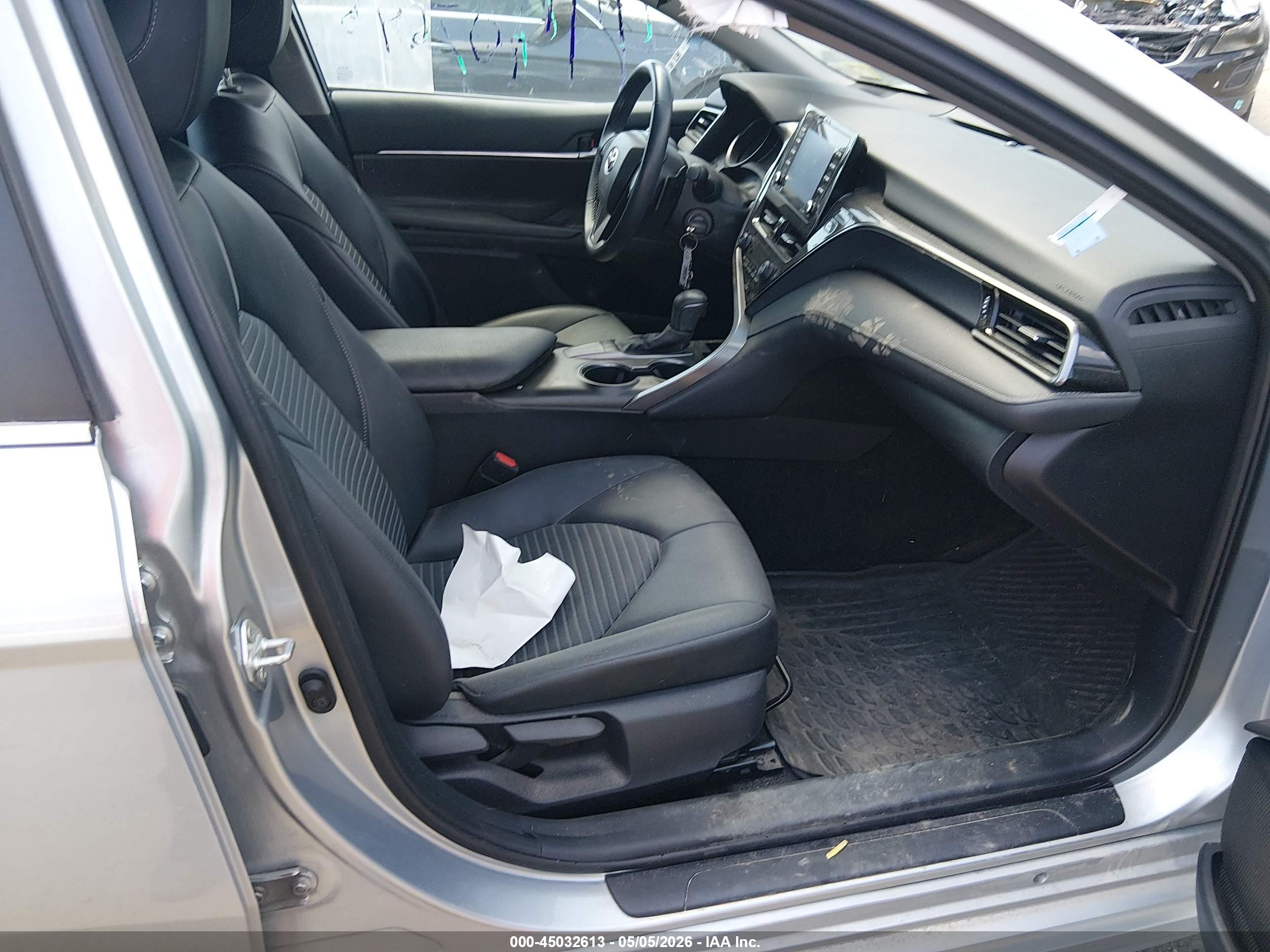 TOYOTA CAMRY image 5