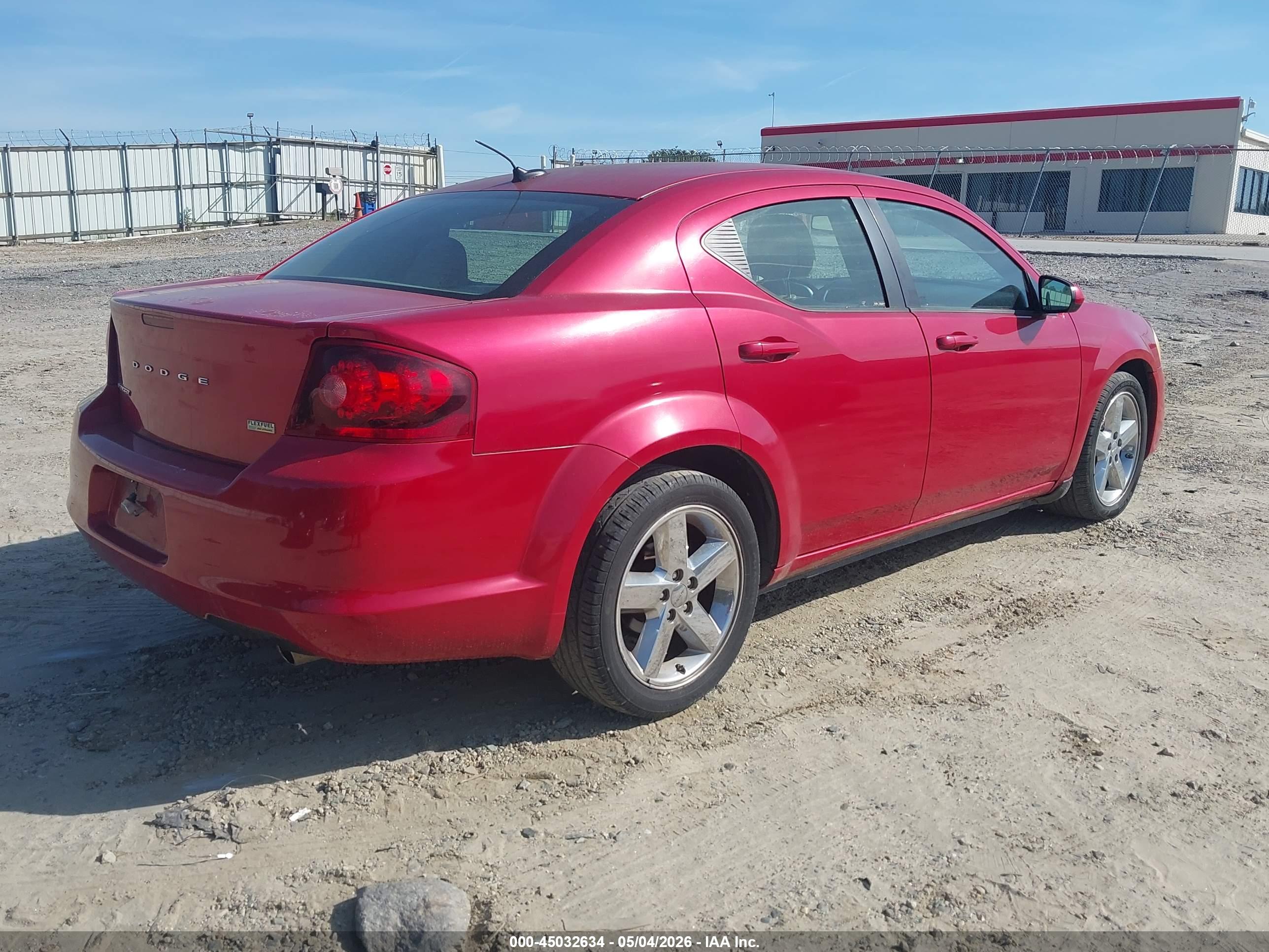 DODGE AVENGER image 4
