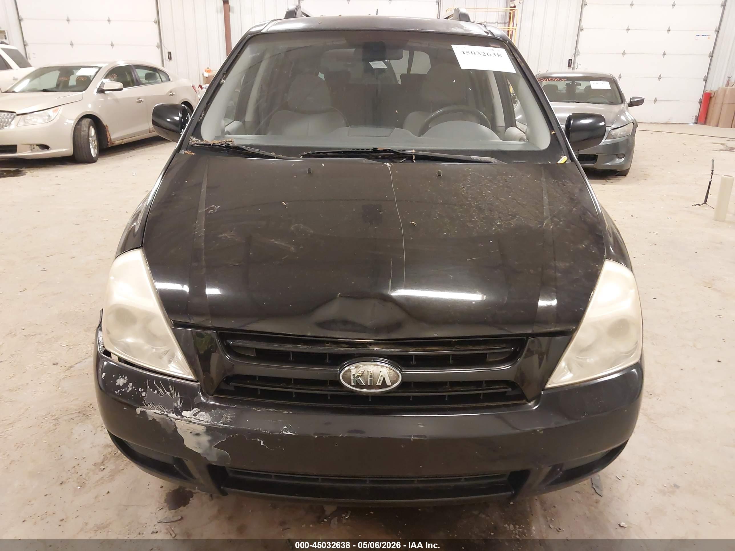 KIA SEDONA image 6