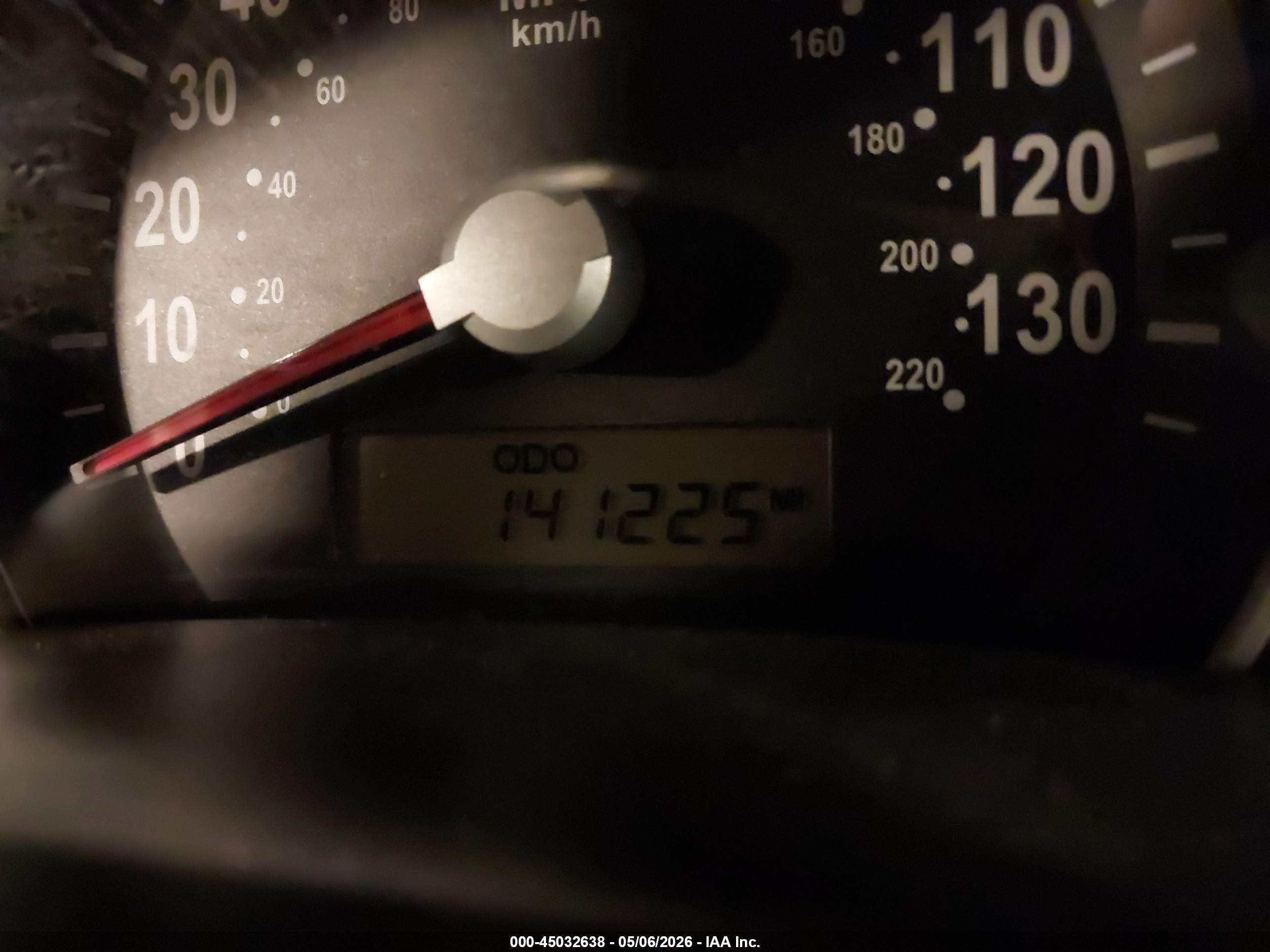 KIA SEDONA image 7