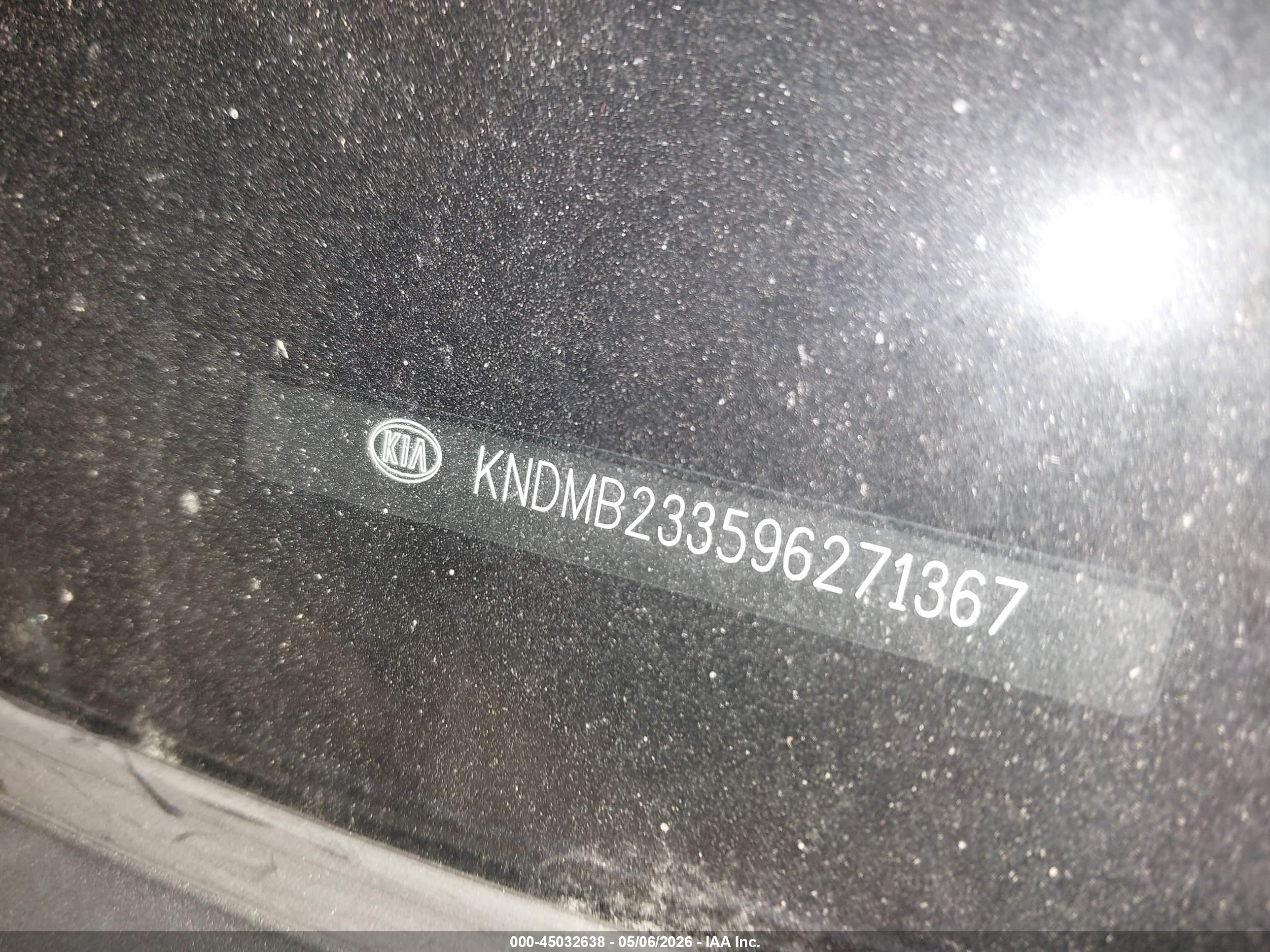 KIA SEDONA image 9