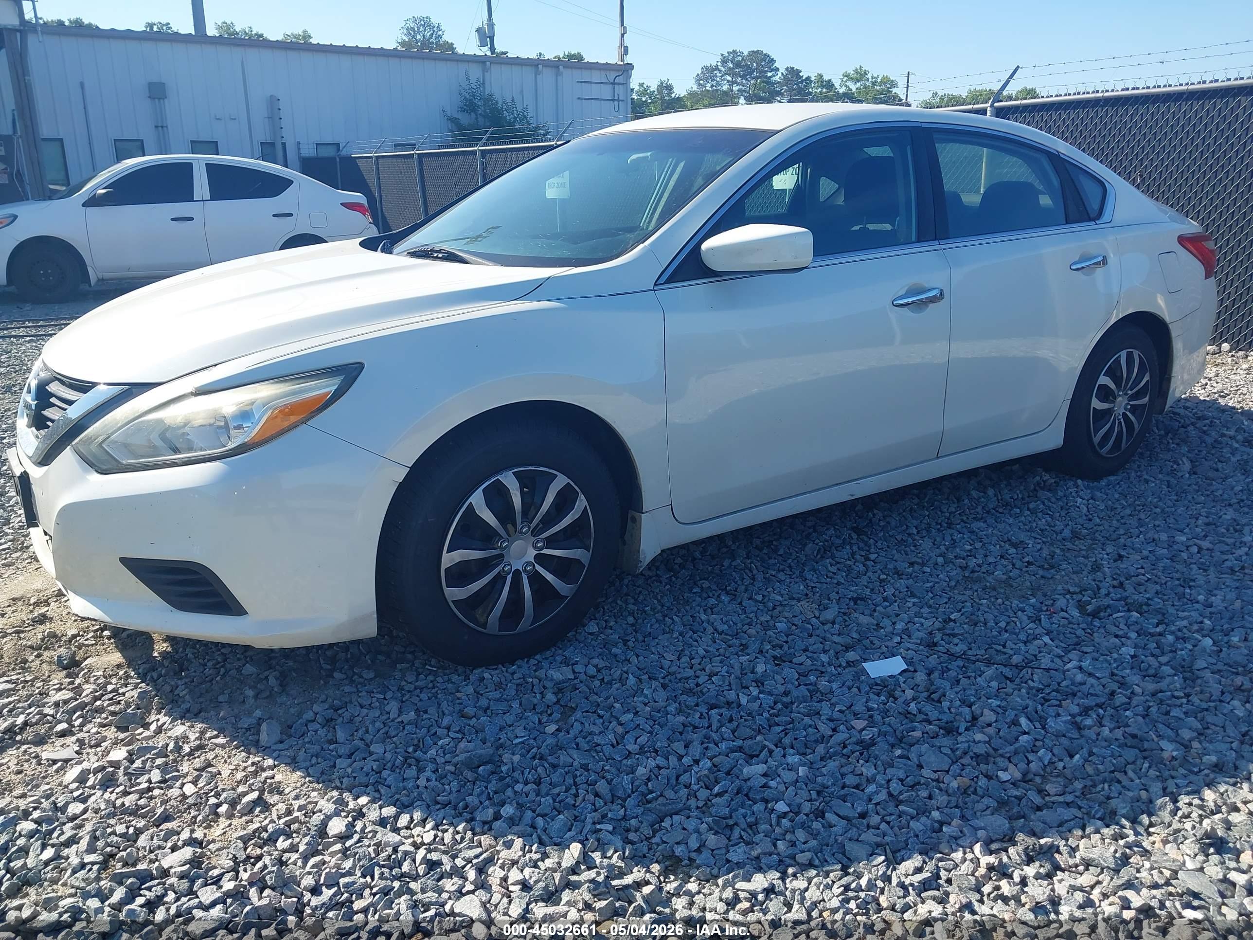 NISSAN ALTIMA image 2