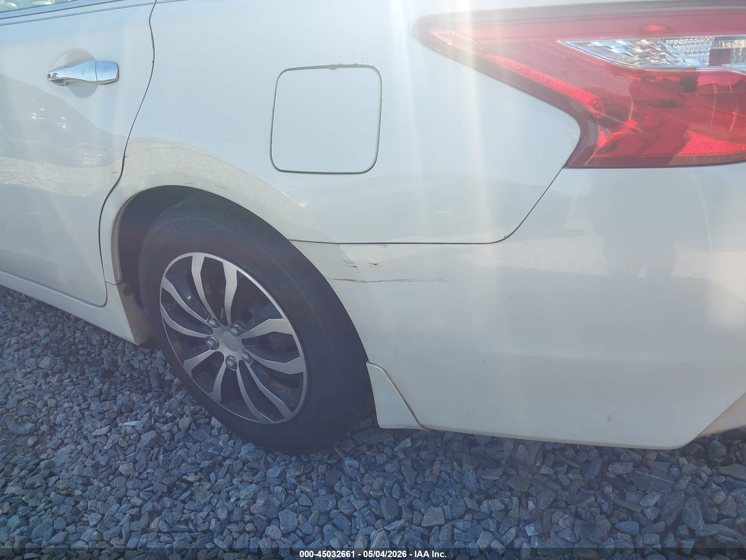 NISSAN ALTIMA image 6
