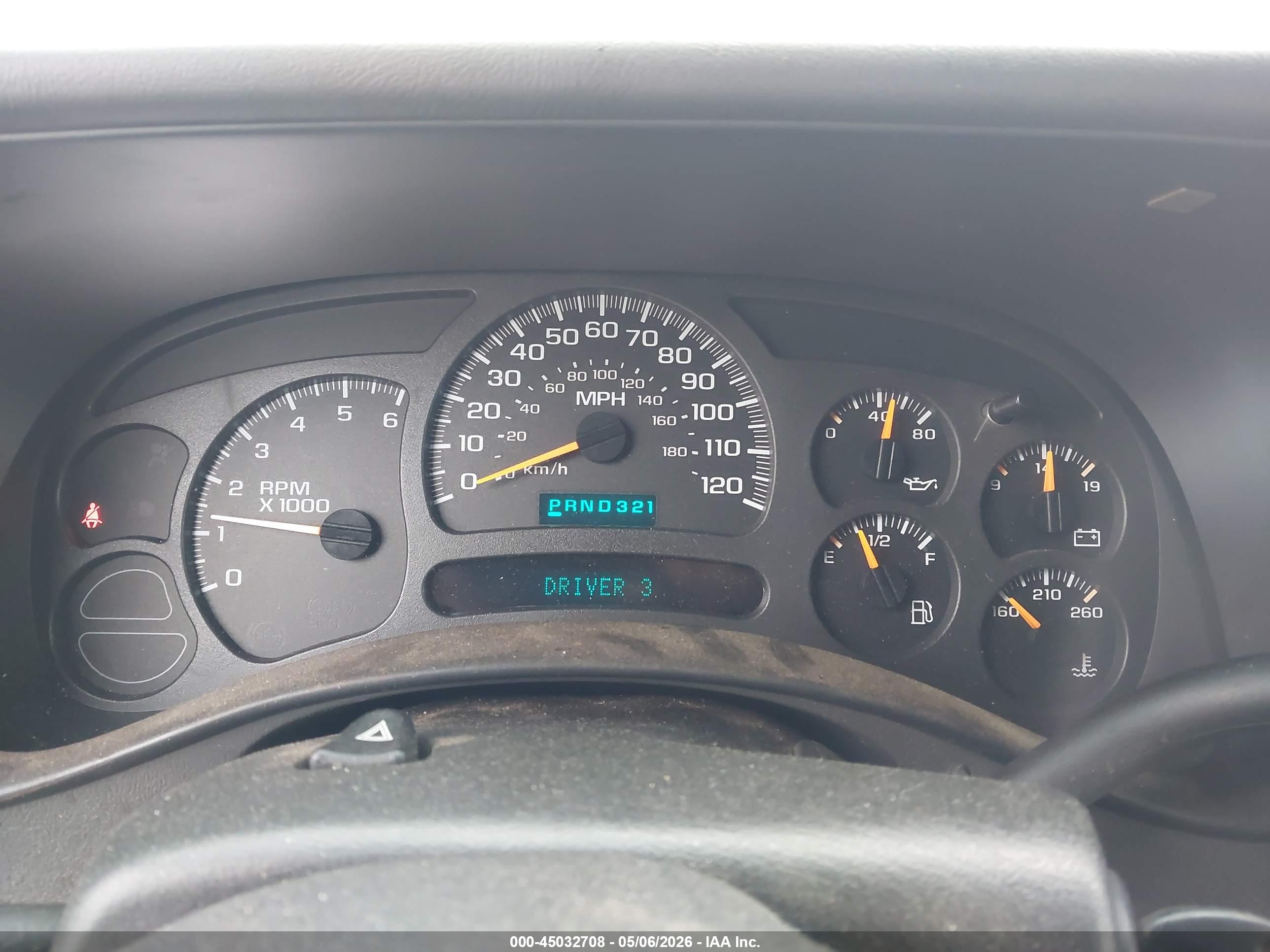 CHEVROLET SILVERADO image 7