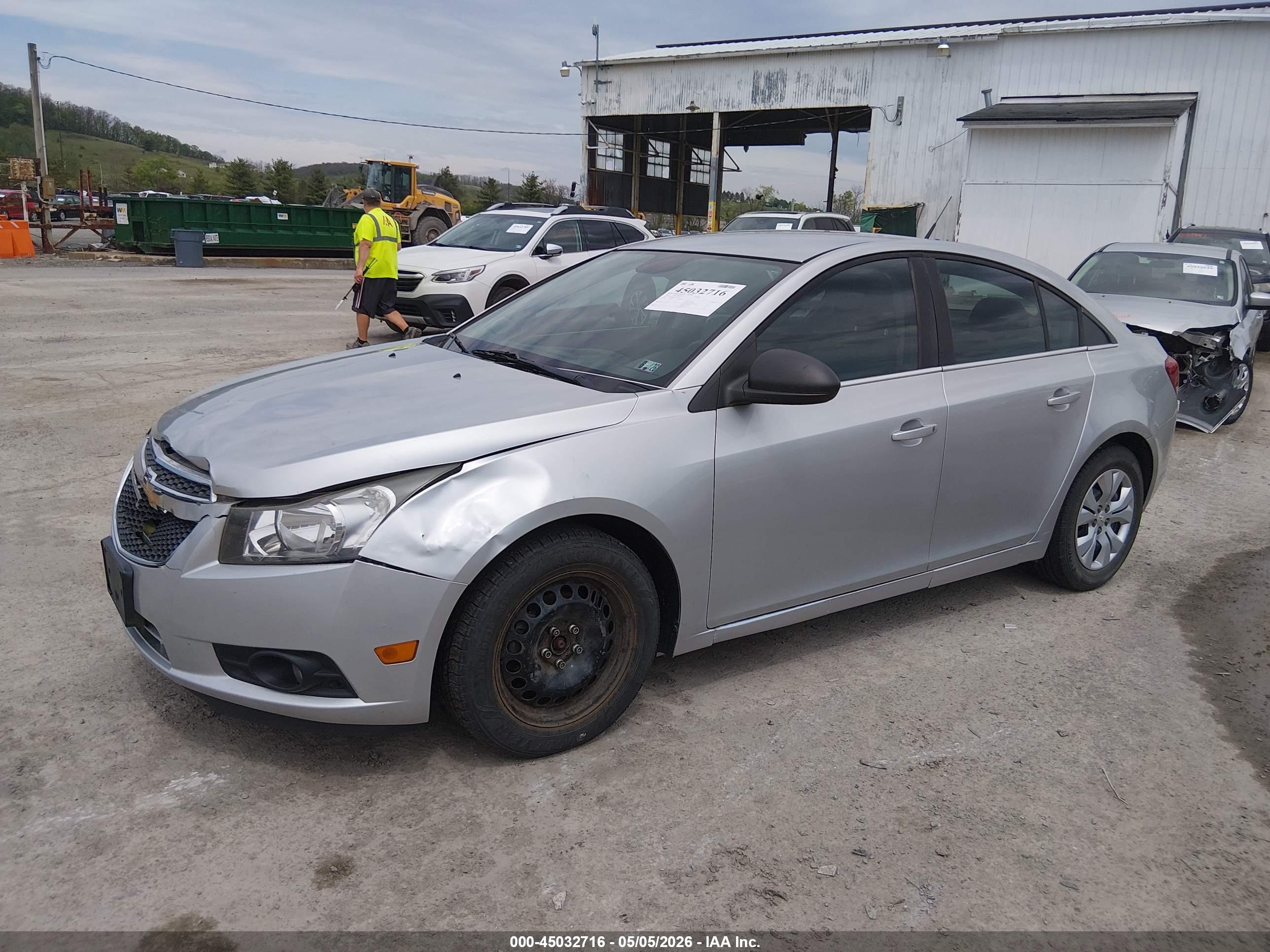 CHEVROLET CRUZE image 2
