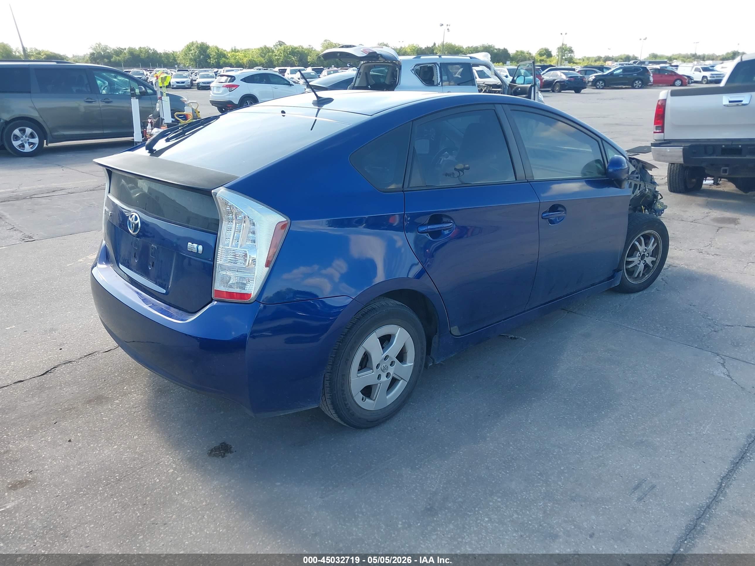 TOYOTA PRIUS image 4