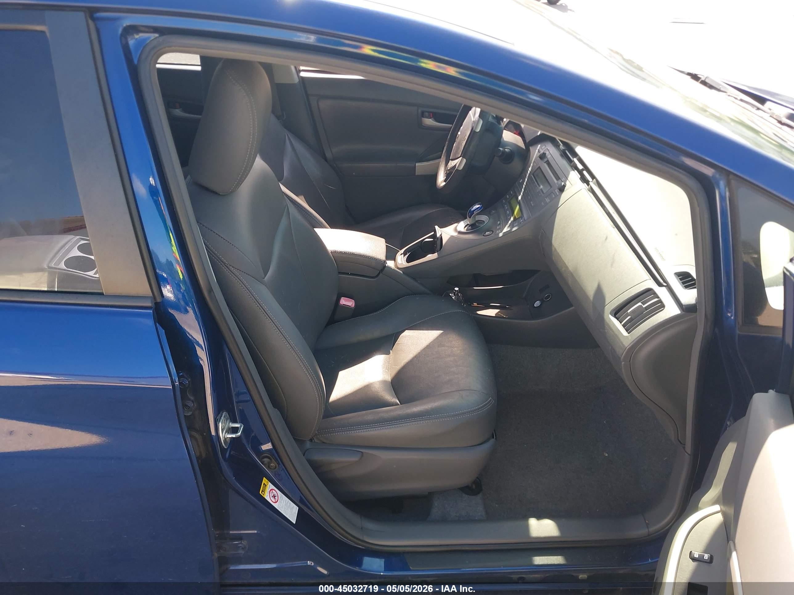 TOYOTA PRIUS image 5