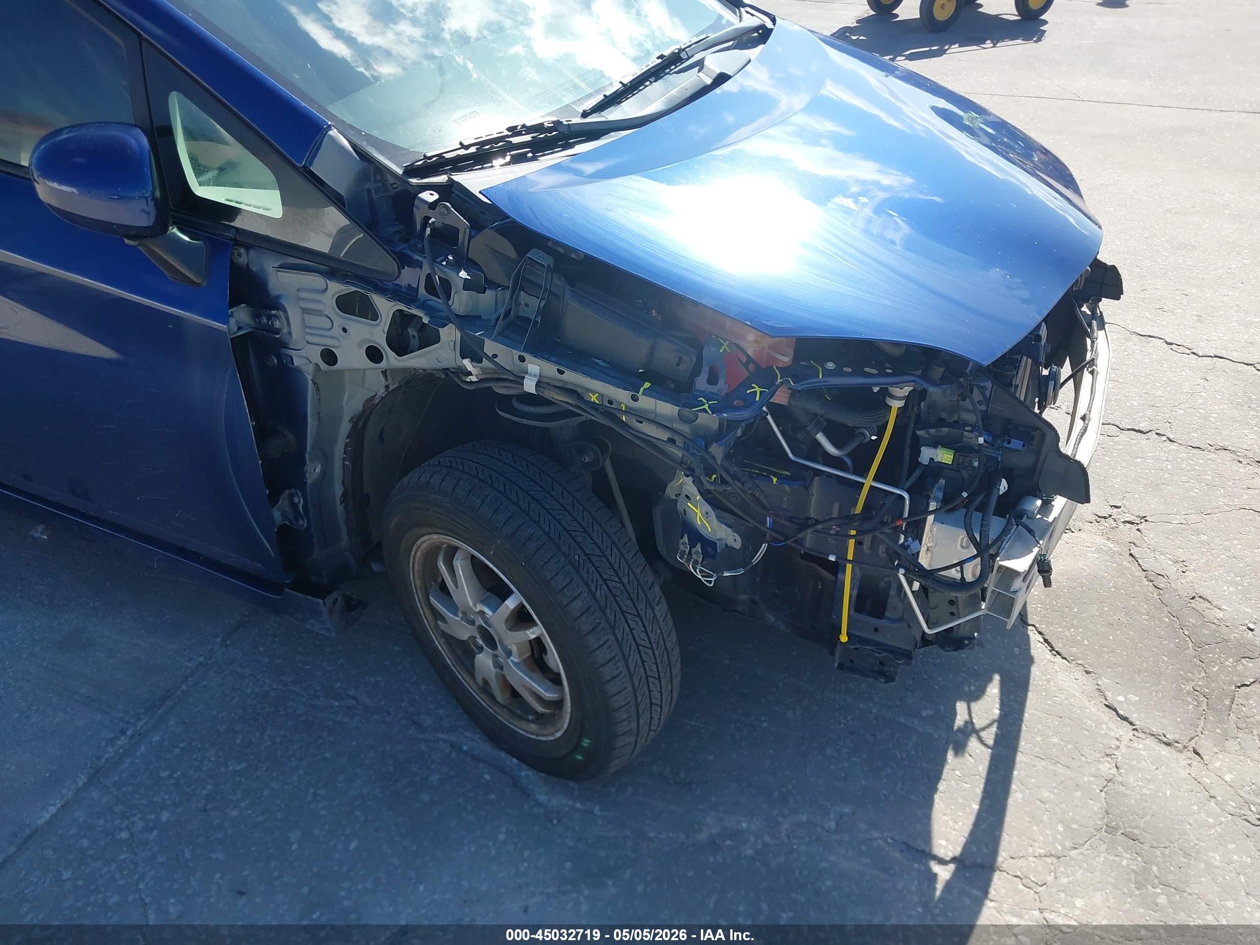 TOYOTA PRIUS image 6