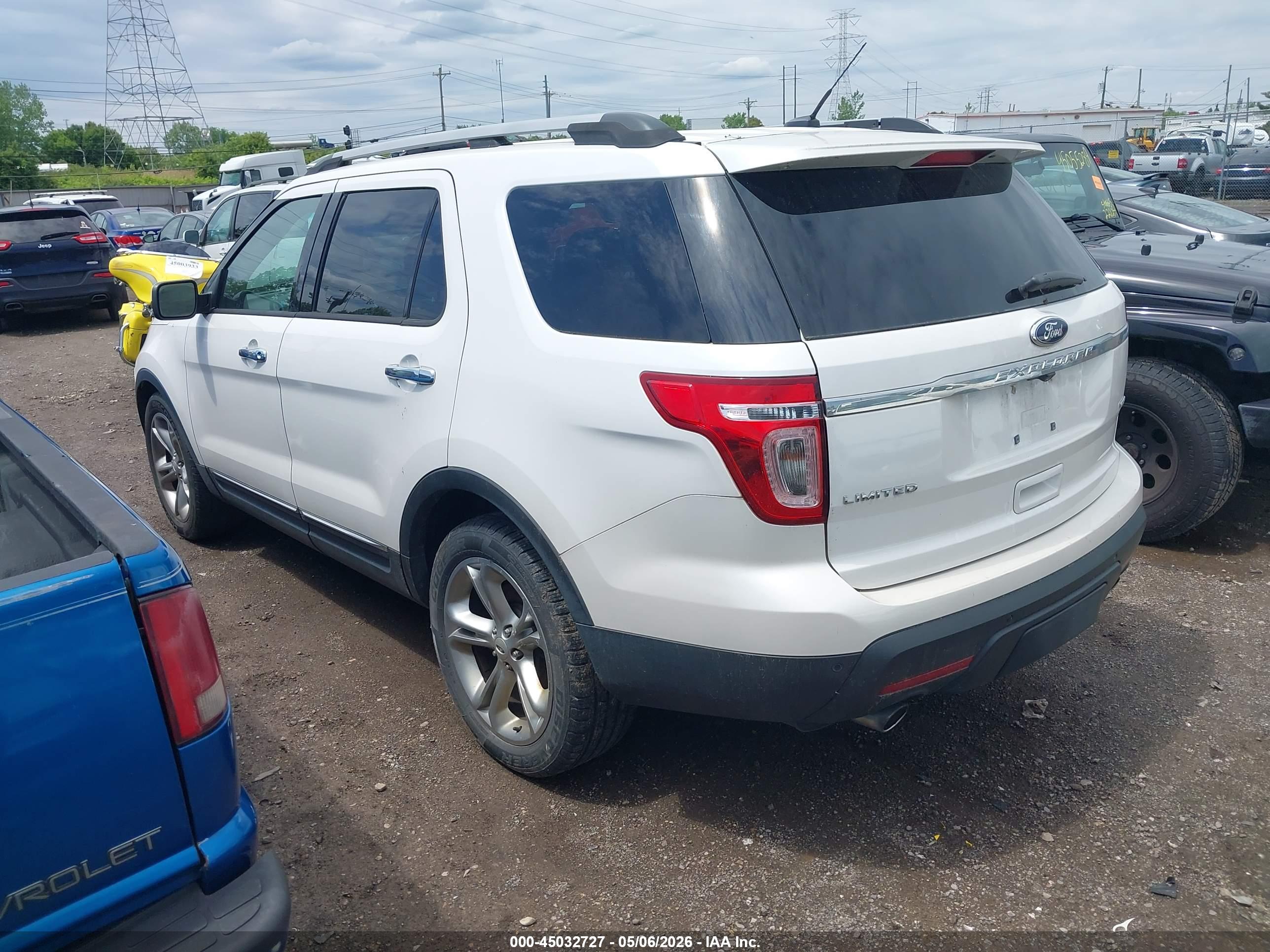 FORD EXPLORER image 3