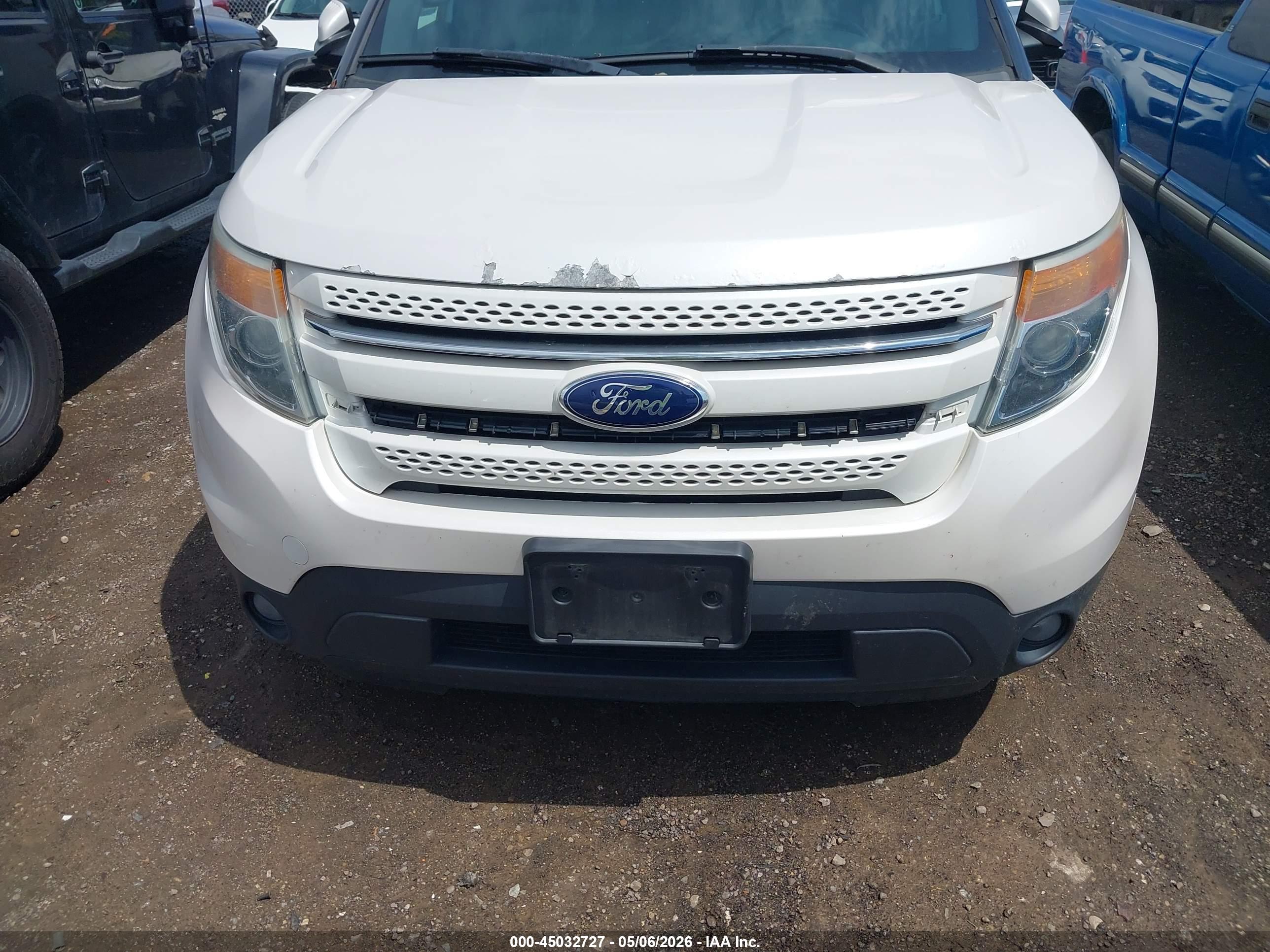 FORD EXPLORER image 6