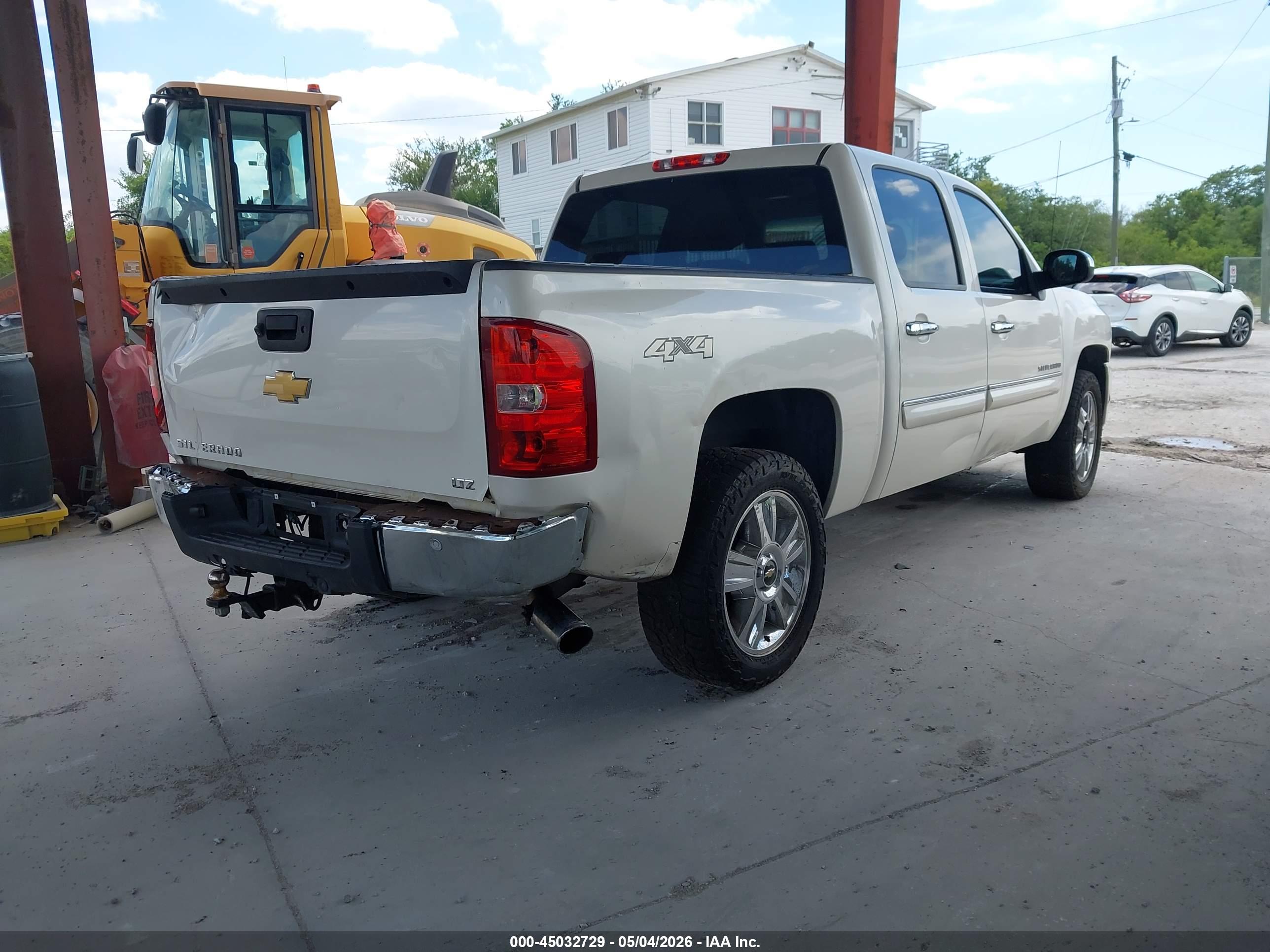 CHEVROLET SILVERADO image 4