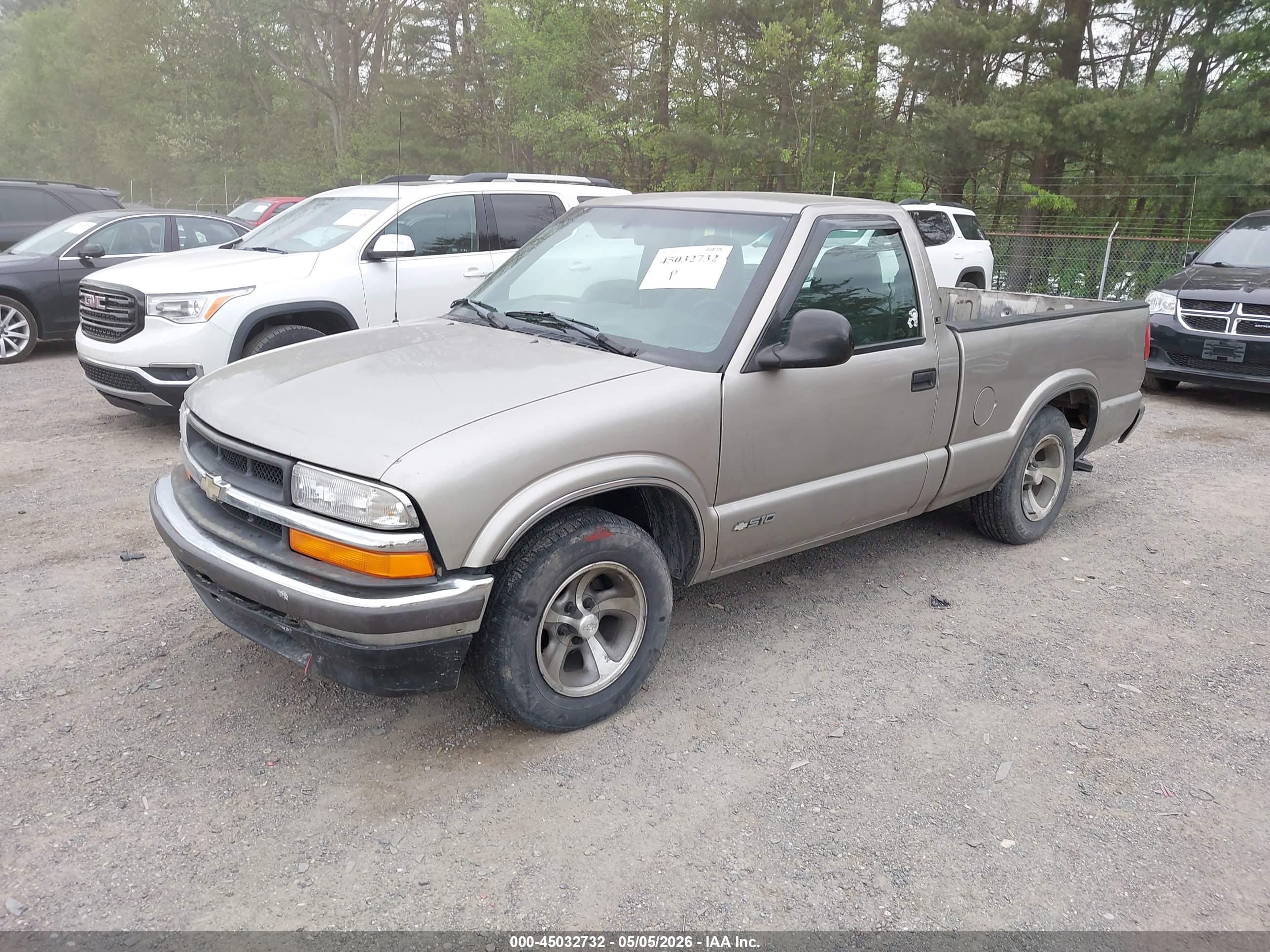 CHEVROLET S-10 image 2