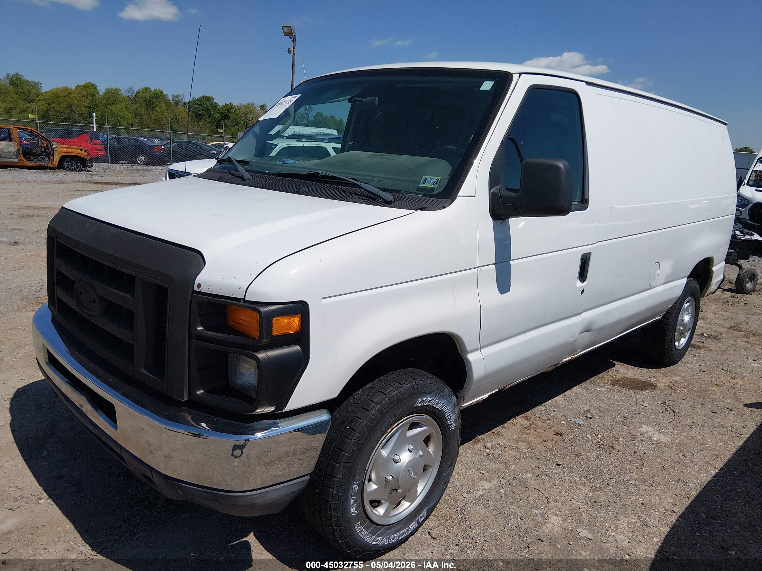 FORD E-250 image 2