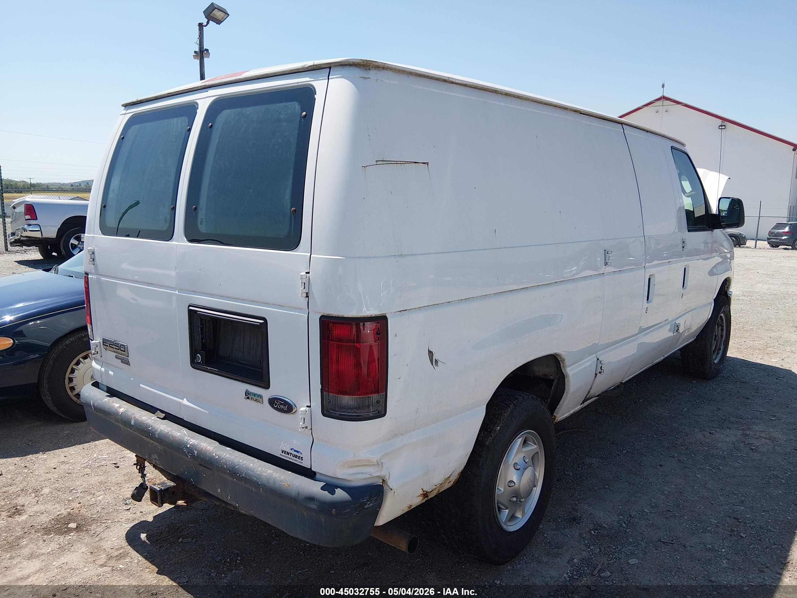 FORD E-250 image 6