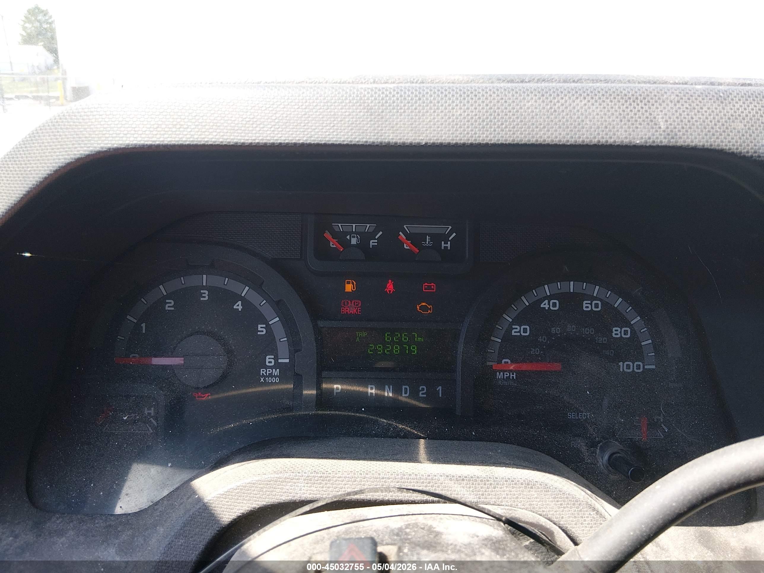 FORD E-250 image 7