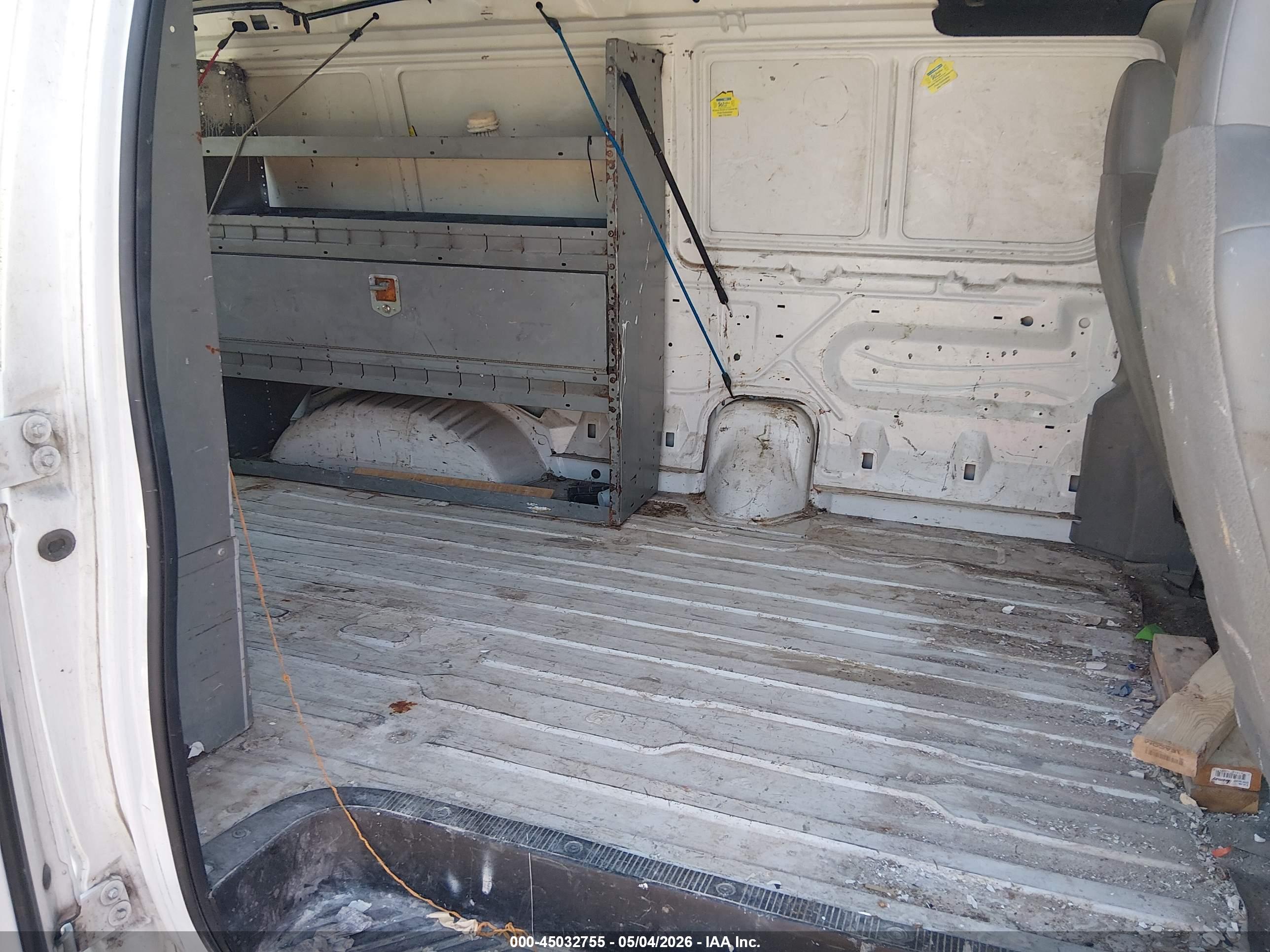 FORD E-250 image 8