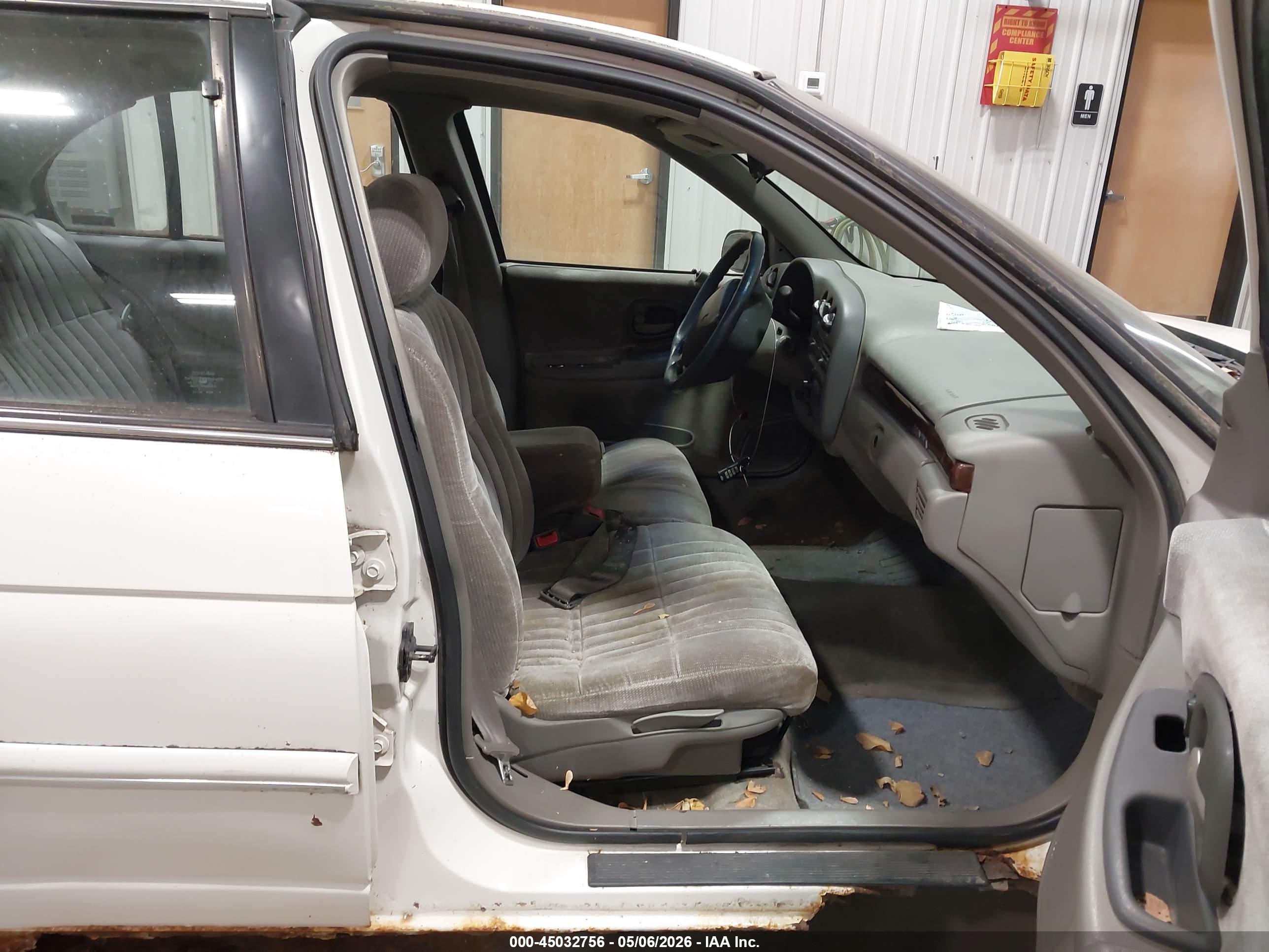 CHEVROLET LUMINA image 5
