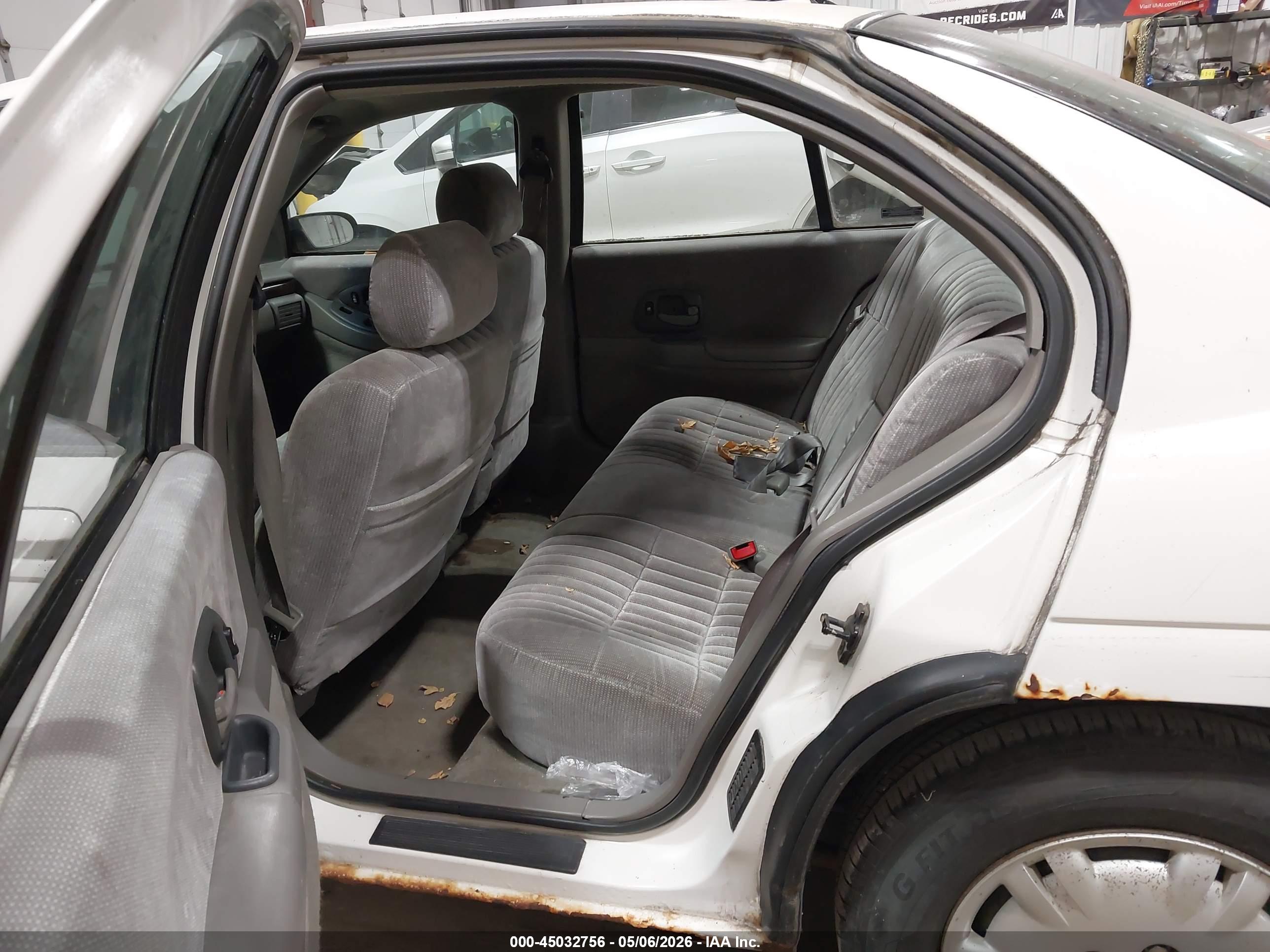 CHEVROLET LUMINA image 8