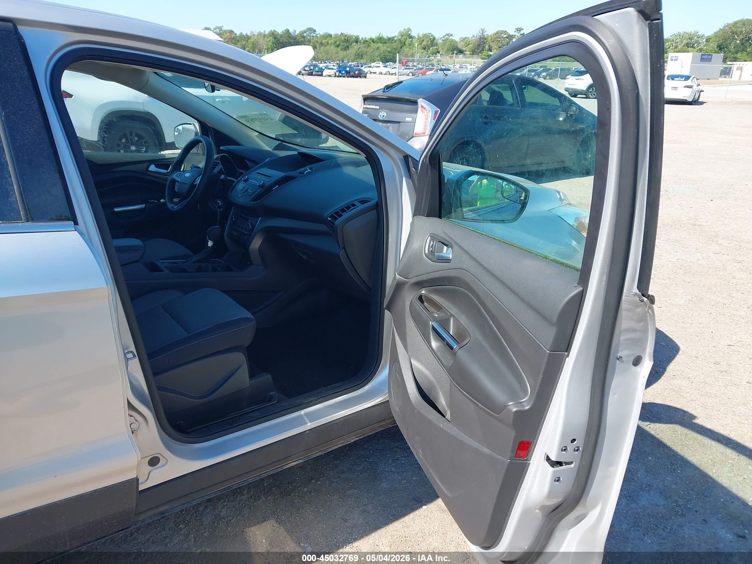 FORD ESCAPE image 5