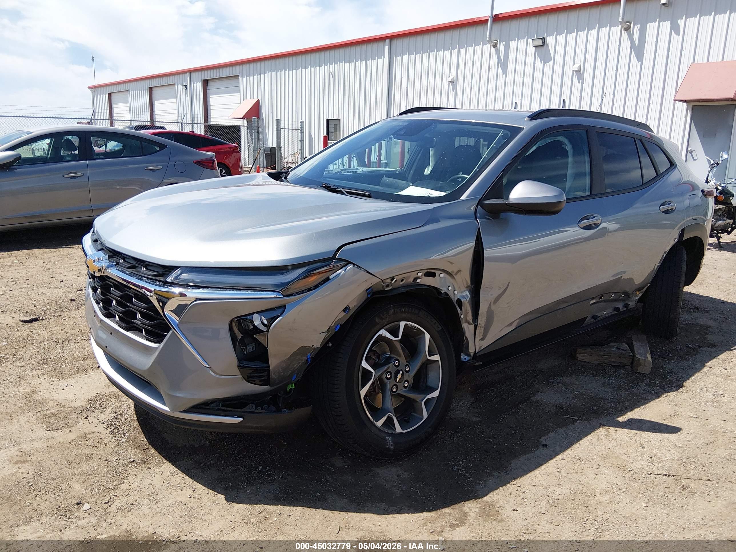 CHEVROLET TRAX image 2