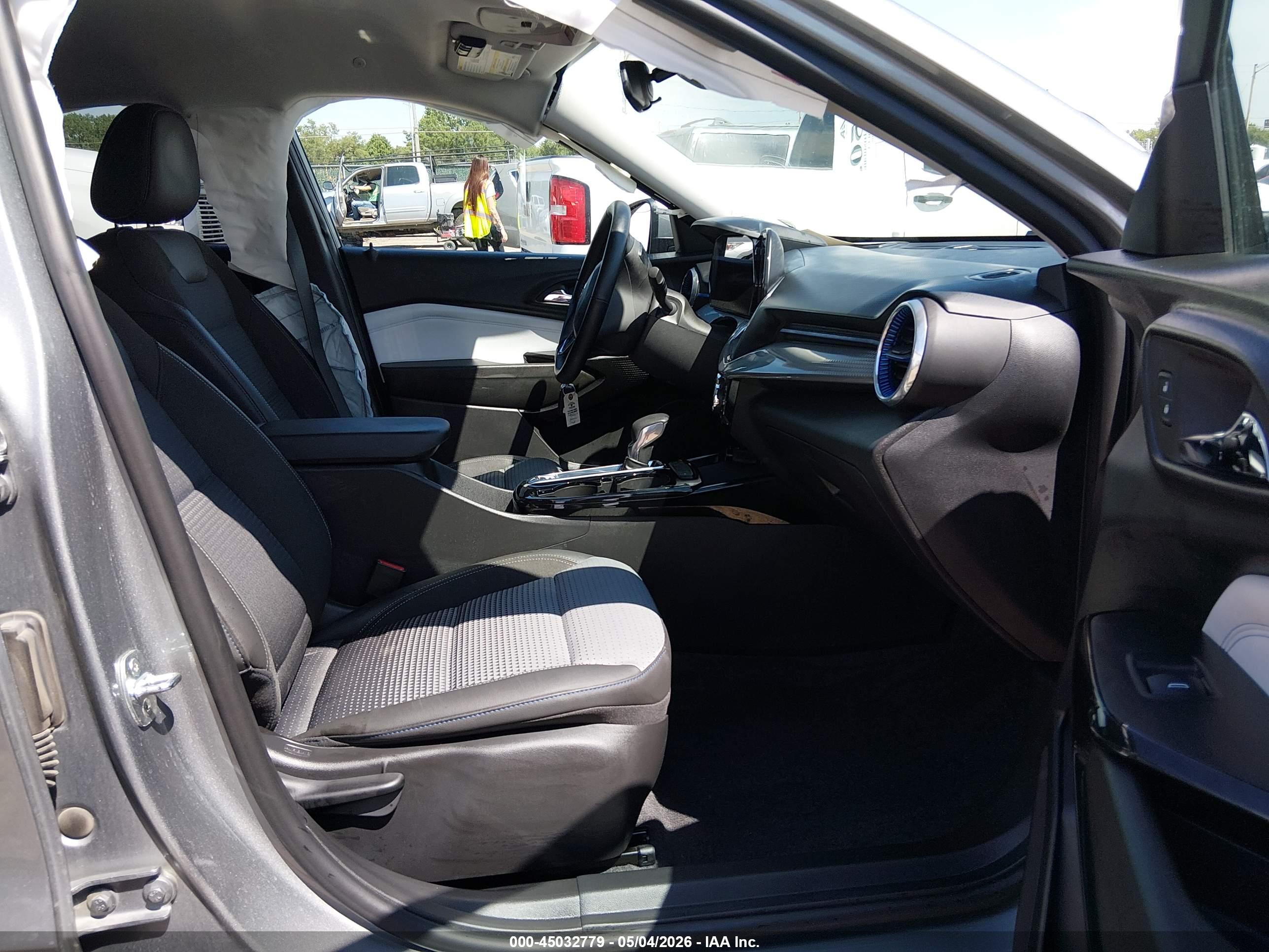 CHEVROLET TRAX image 5