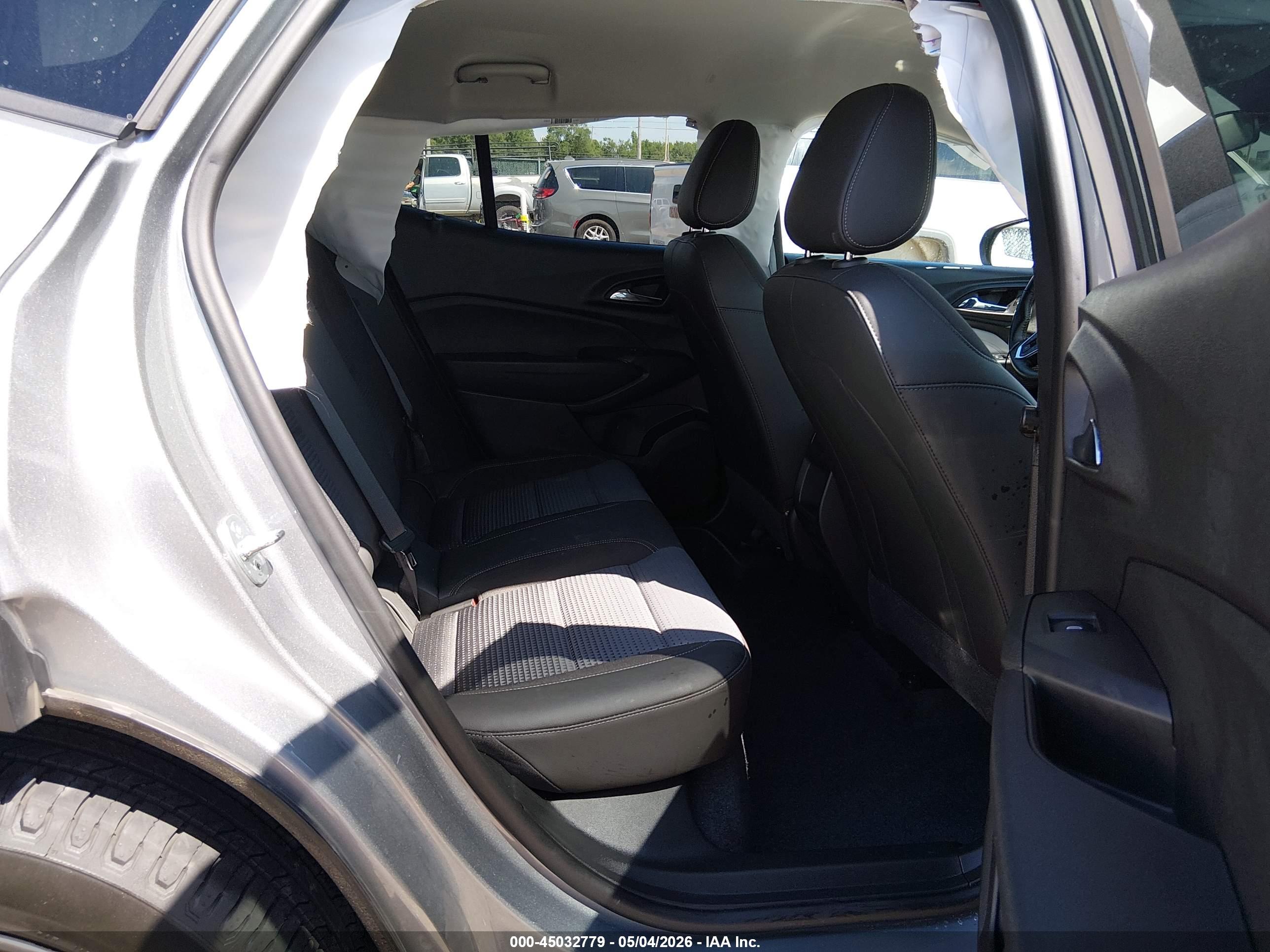 CHEVROLET TRAX image 8