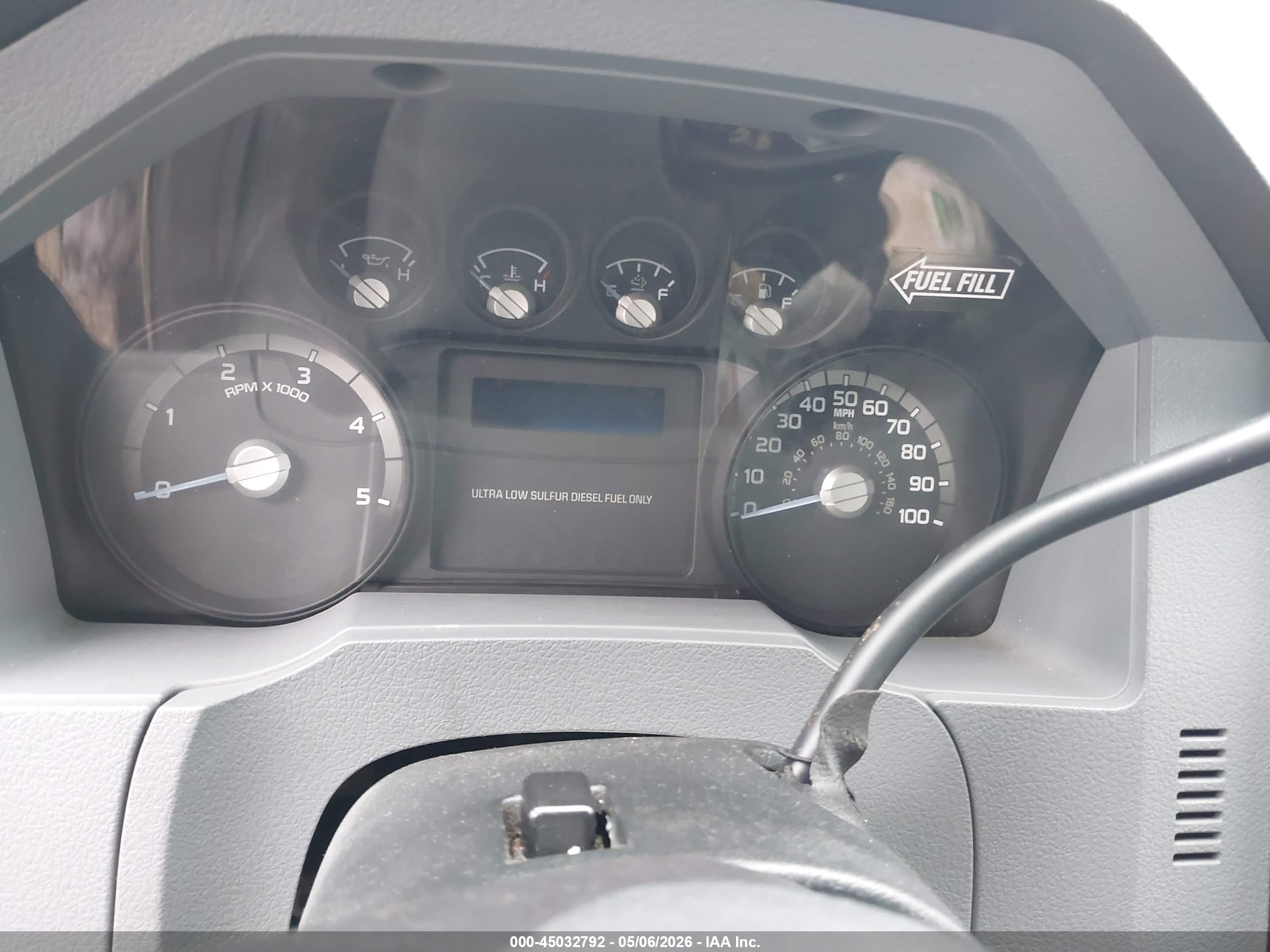FORD F-750 image 6