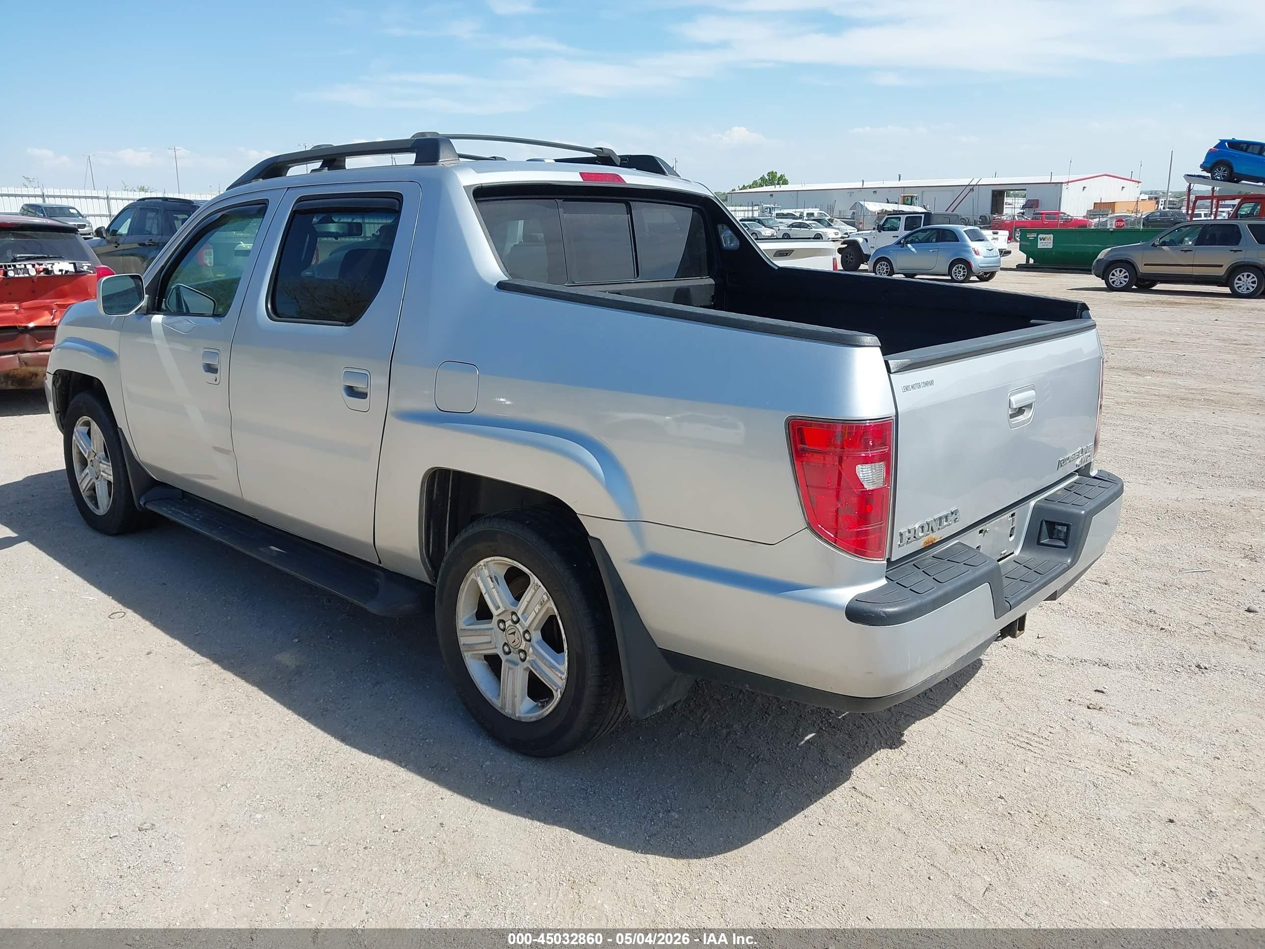 HONDA RIDGELINE image 3