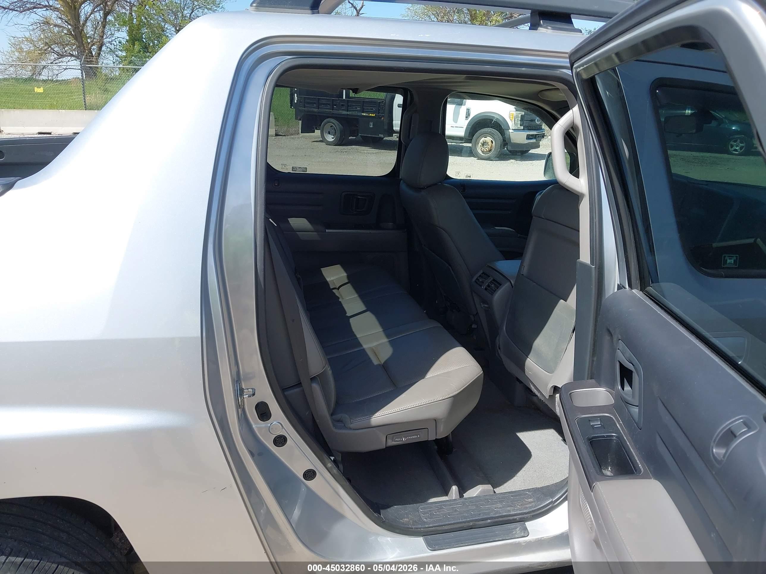 HONDA RIDGELINE image 8