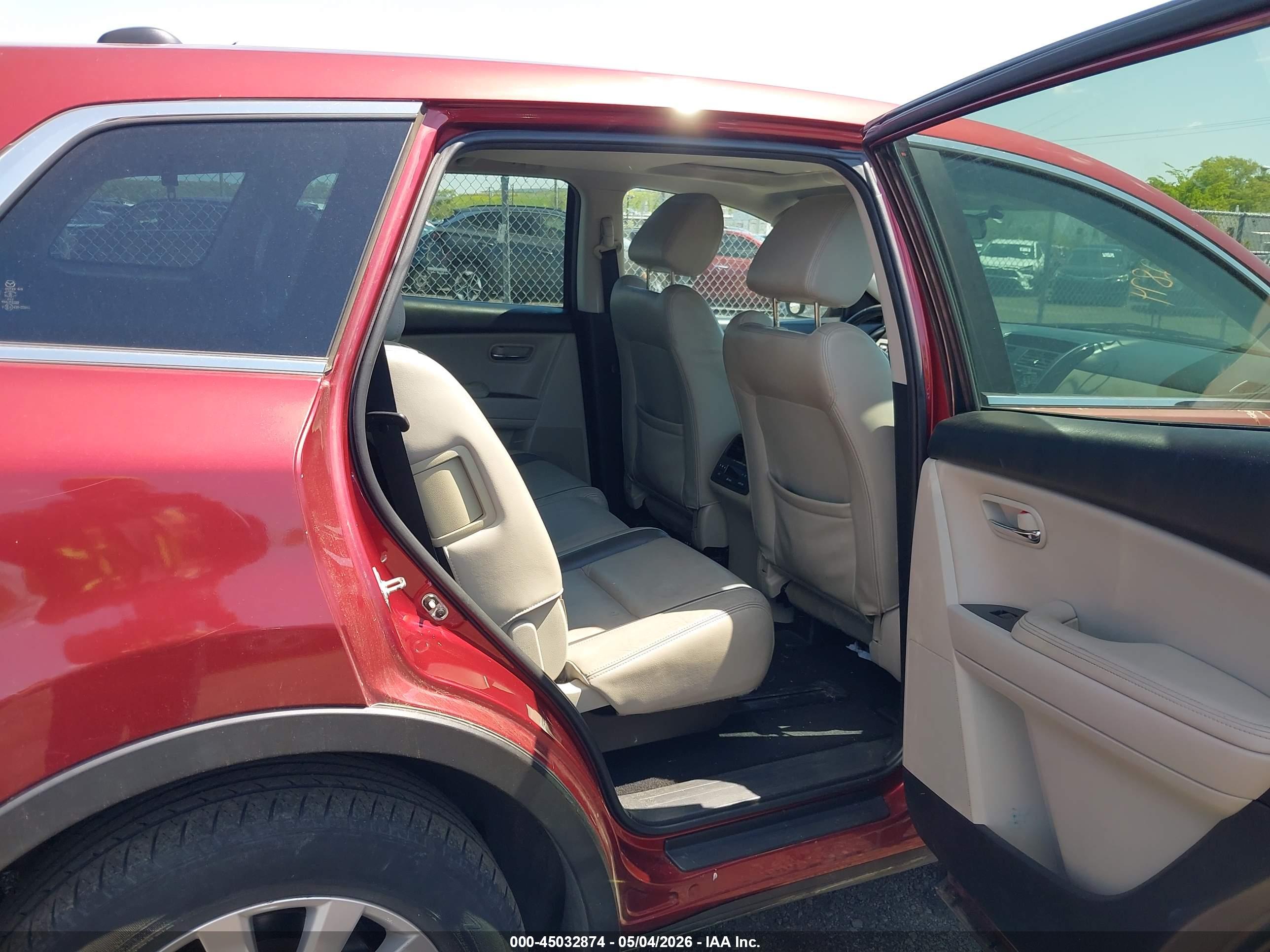 MAZDA CX-9 image 8
