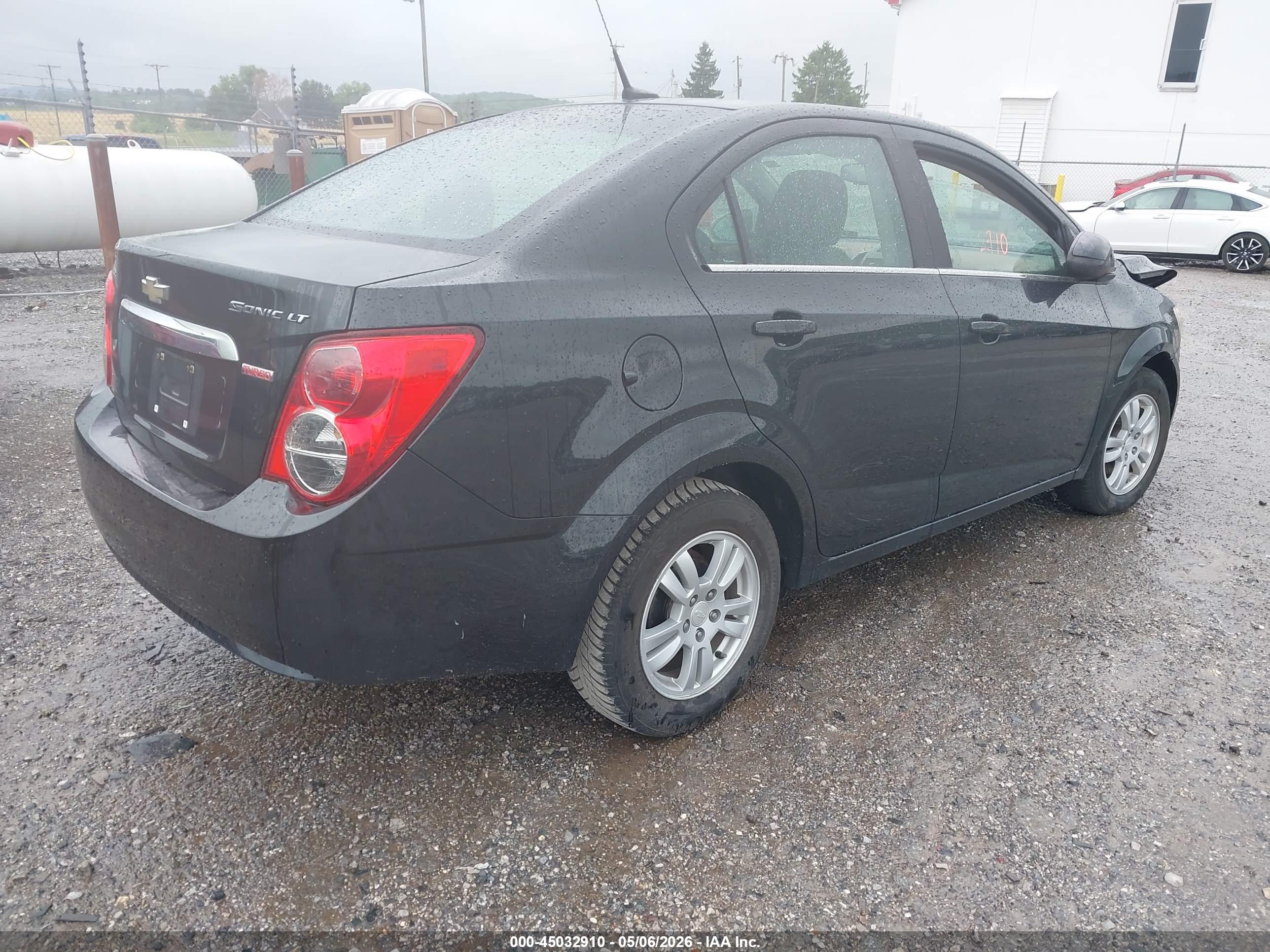 CHEVROLET SONIC image 4