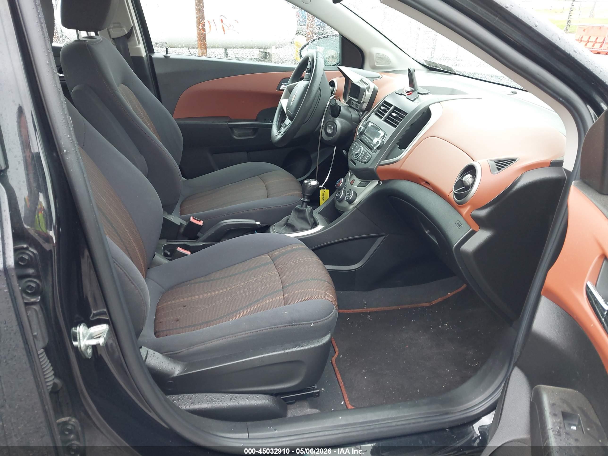 CHEVROLET SONIC image 5